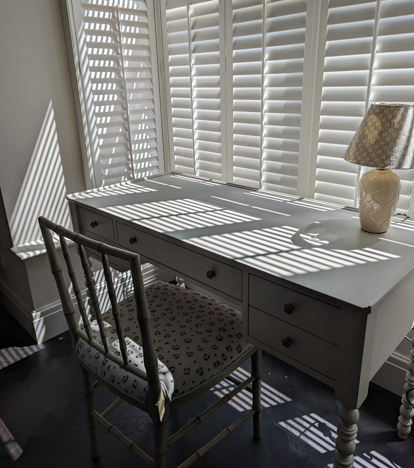 How lovely is it to see a bit of sunshine 💛
We are so happy to have the sun shining through the studio windows! 
Equally we love the effect of filtered light and these shutters are perfect in our clients pretty study.  Such a wonderful space to work