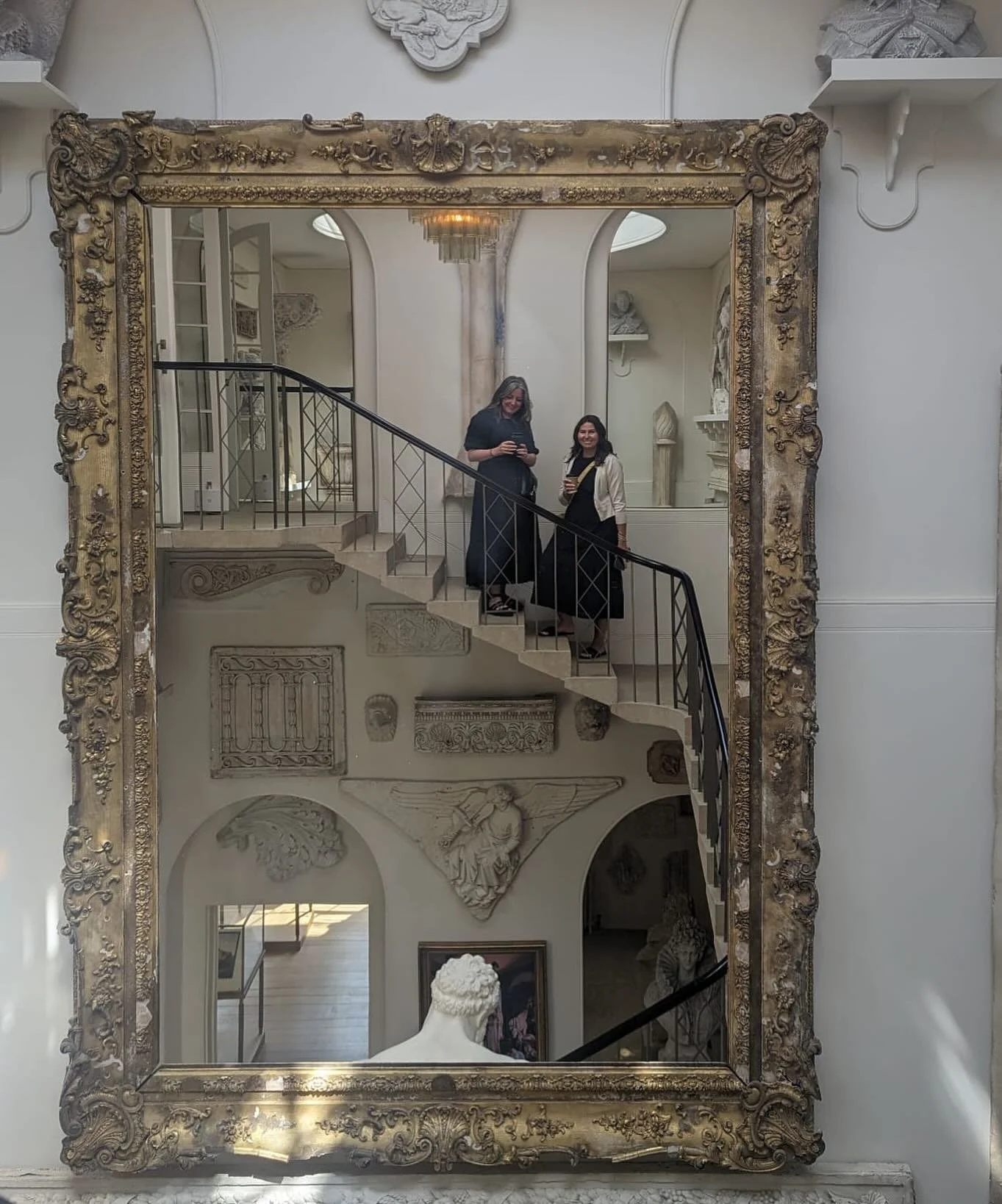 We love the scale of this mirror and Meg and I felt like we were in a Dolls House on our recent visit to Restoration Hardware 🤍

What an incredibly inspiring place, and such a historic landmark estate, designed by Sir John Soane.  A true showcase on