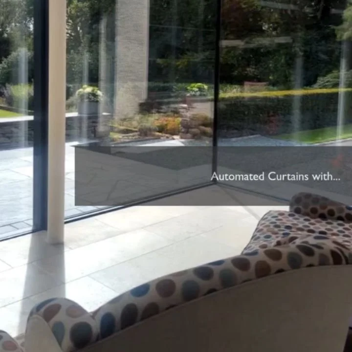 Some details demand extraordinary skills from our trades. 
In the Garden Room, this automated Bradley curtain system was one of the largest single bay installations they had ever produced. So significant that it was personally driven from Suffolk by 