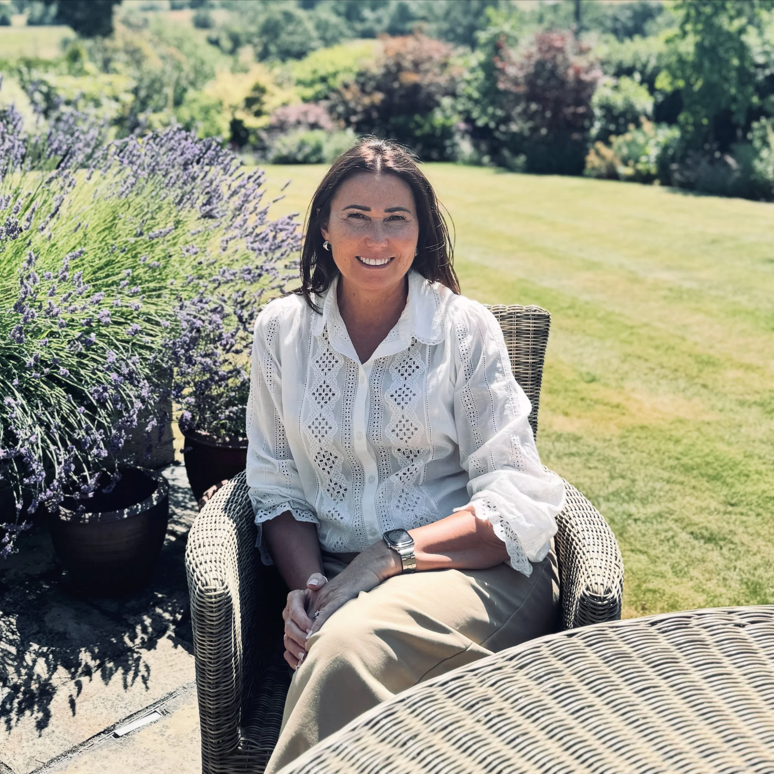 There are worse places to spend a day at work ✨
Last week we were photographing our recently completed Grade II listed barn refurbishment, nestled amongst the Cheshire countryside.
Before we started I took a few quiet moments to simply sit and apprec
