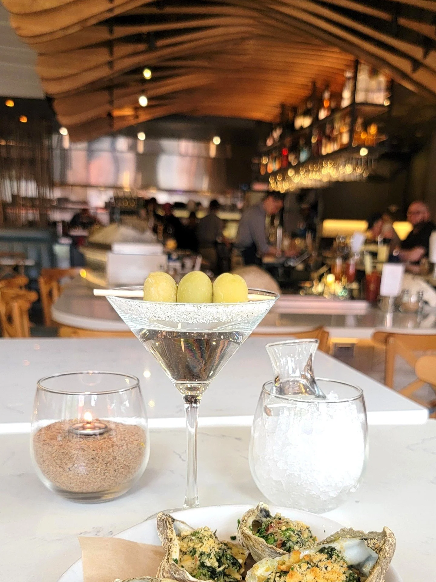 🍸 A perfectly chilled martini isn&rsquo;t just a cocktail it&rsquo;s a sign that another weekday is wrapped up right. Crisp, balanced, and timeless&hellip; the kind of drink that turns an ordinary evening into something worth savoring.

Here&rsquo;s