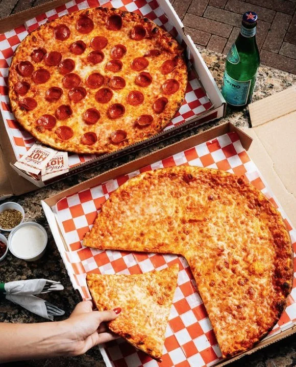 Friday nights are for pizza! Meet ya at @salsitalianpbg 🍕