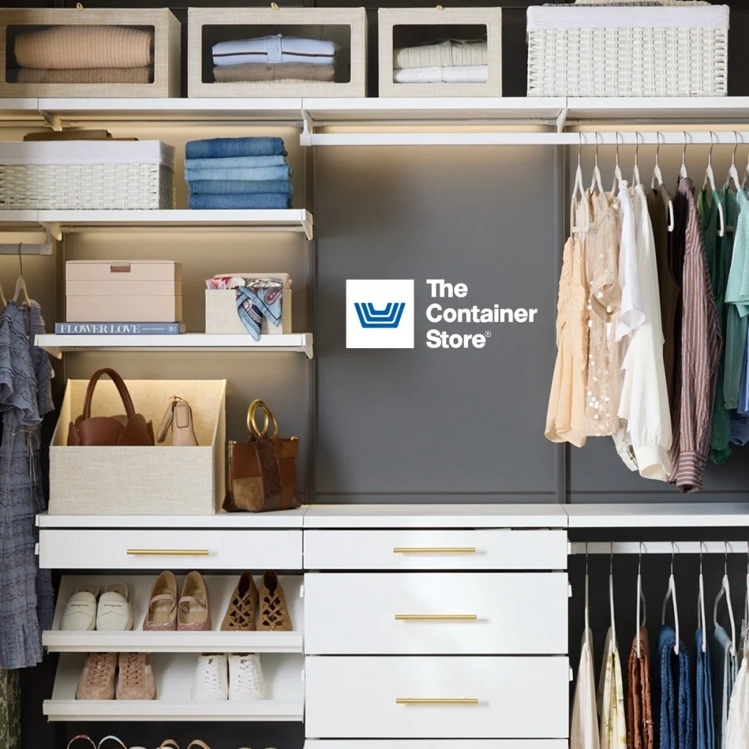 Refresh your closet for spring with a custom Elfa storage solution from @thecontainerstore and save 30% for a limited time!