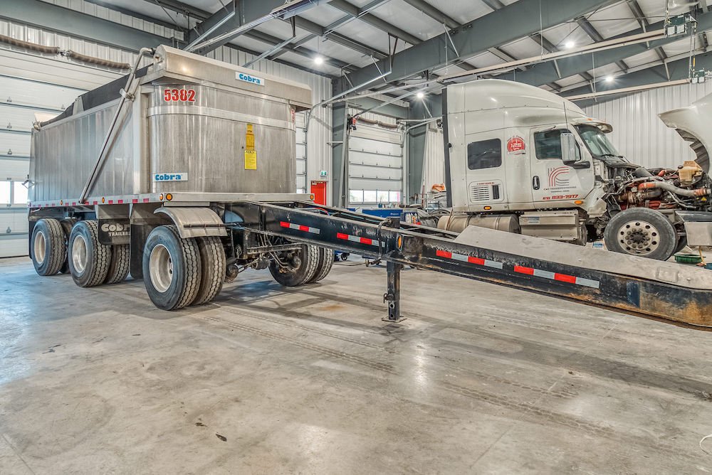 Heavy truck repairs in Vars, Ottawa