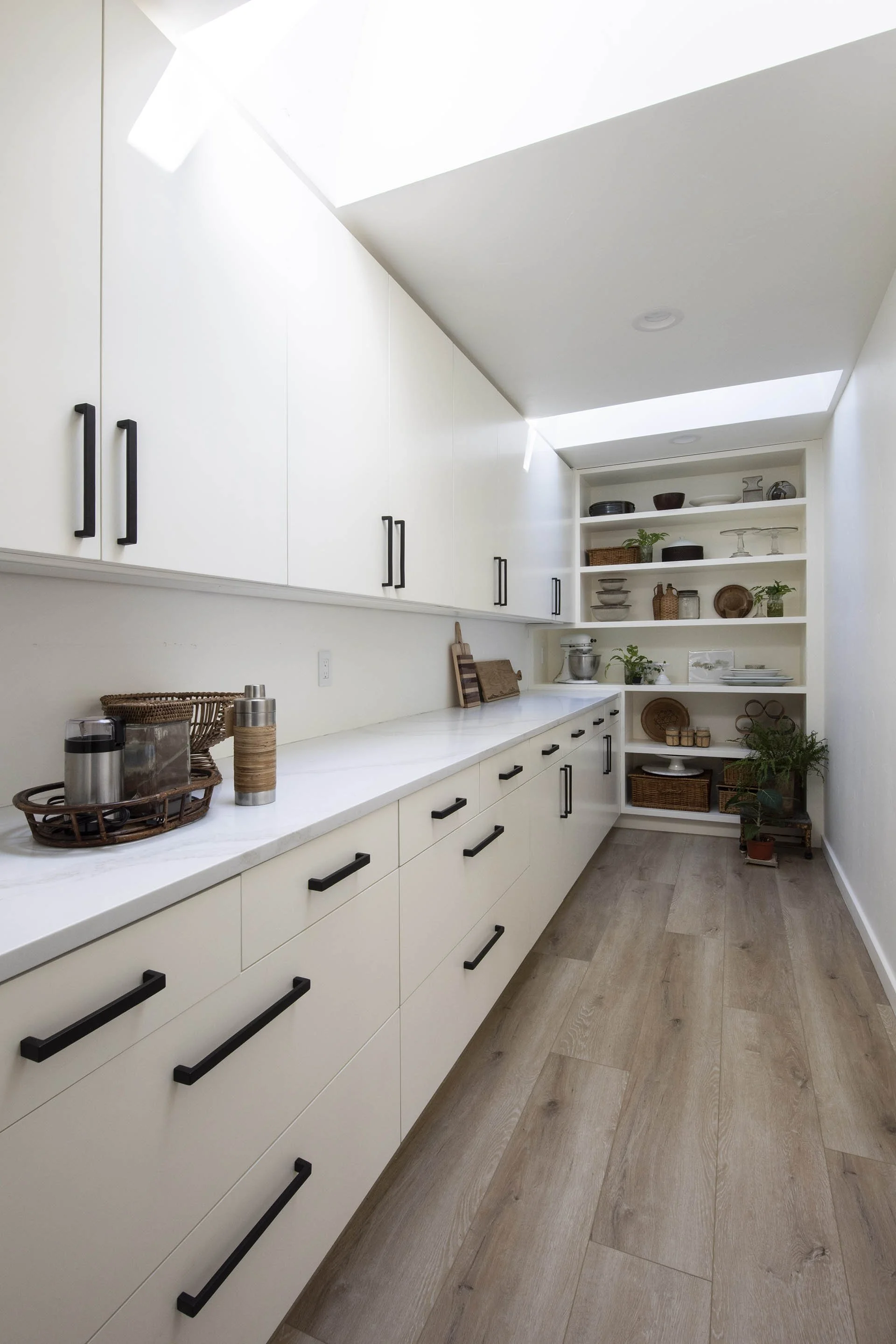 Scandinavian-inspired Modern Log Home Remodel. Life Design Build, Architects. Bend, Oregon.