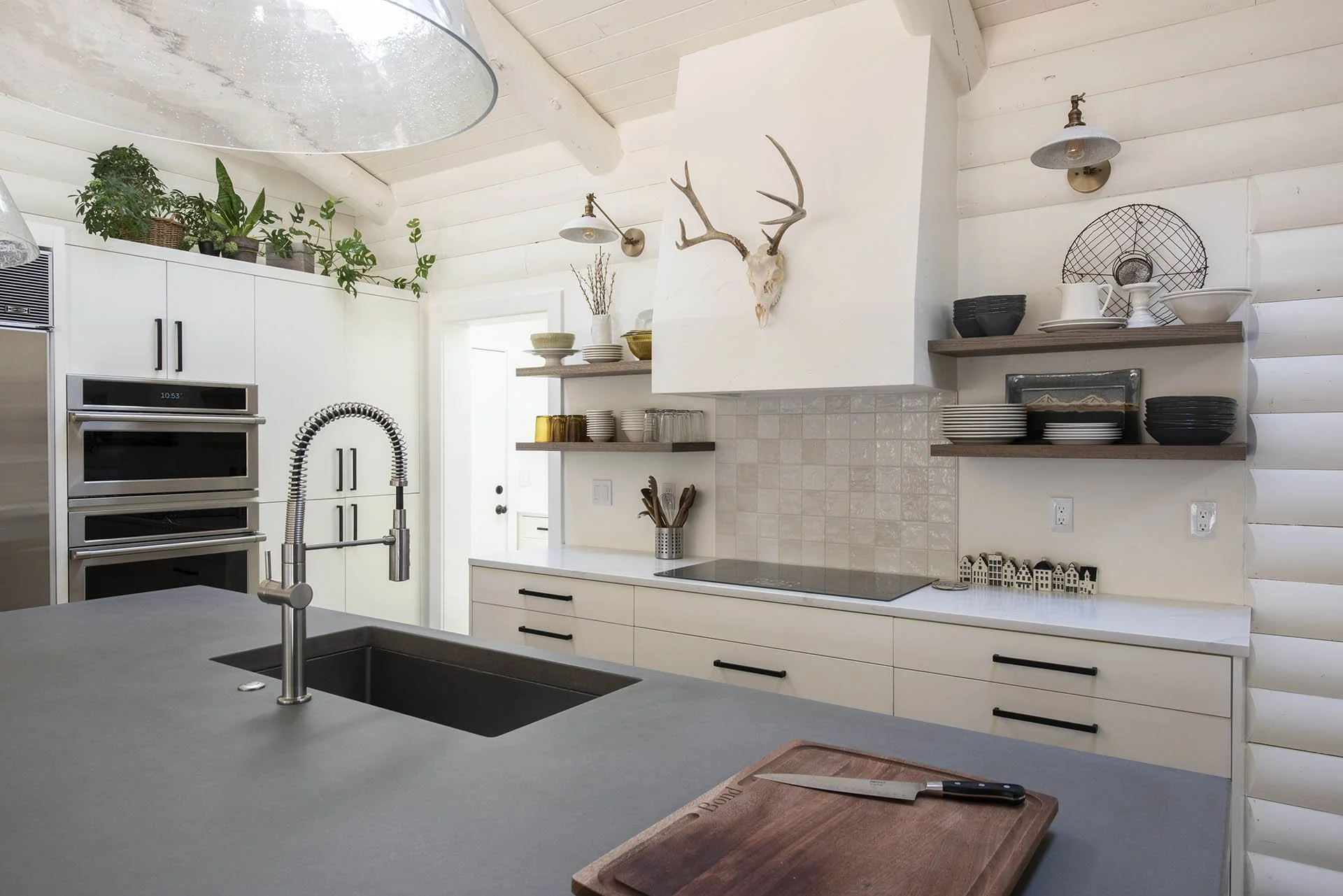 Scandinavian-inspired Modern Log Home Remodel. Life Design Build, Architects. Bend, Oregon.