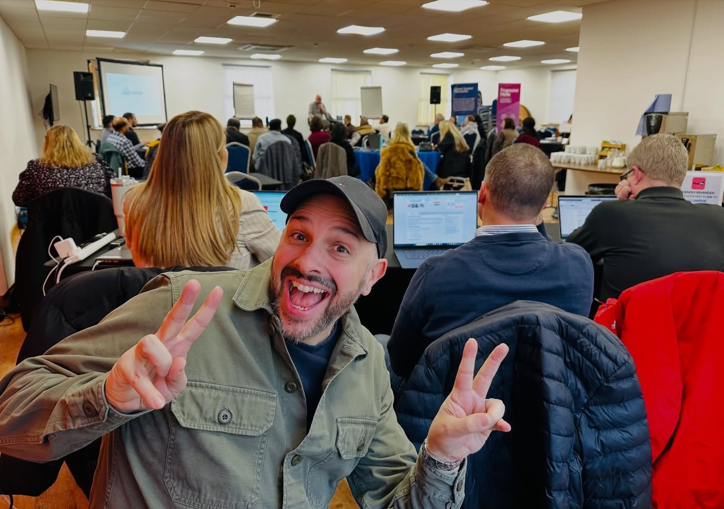 Back mentoring at @progressiveproperty👌

Myself and Siobhan working with students on their nationwide finds &ndash; sourcing properties, packaging them properly and actually supporting students selling their finds to others IN THE SAME ROOM! 👏

Alw