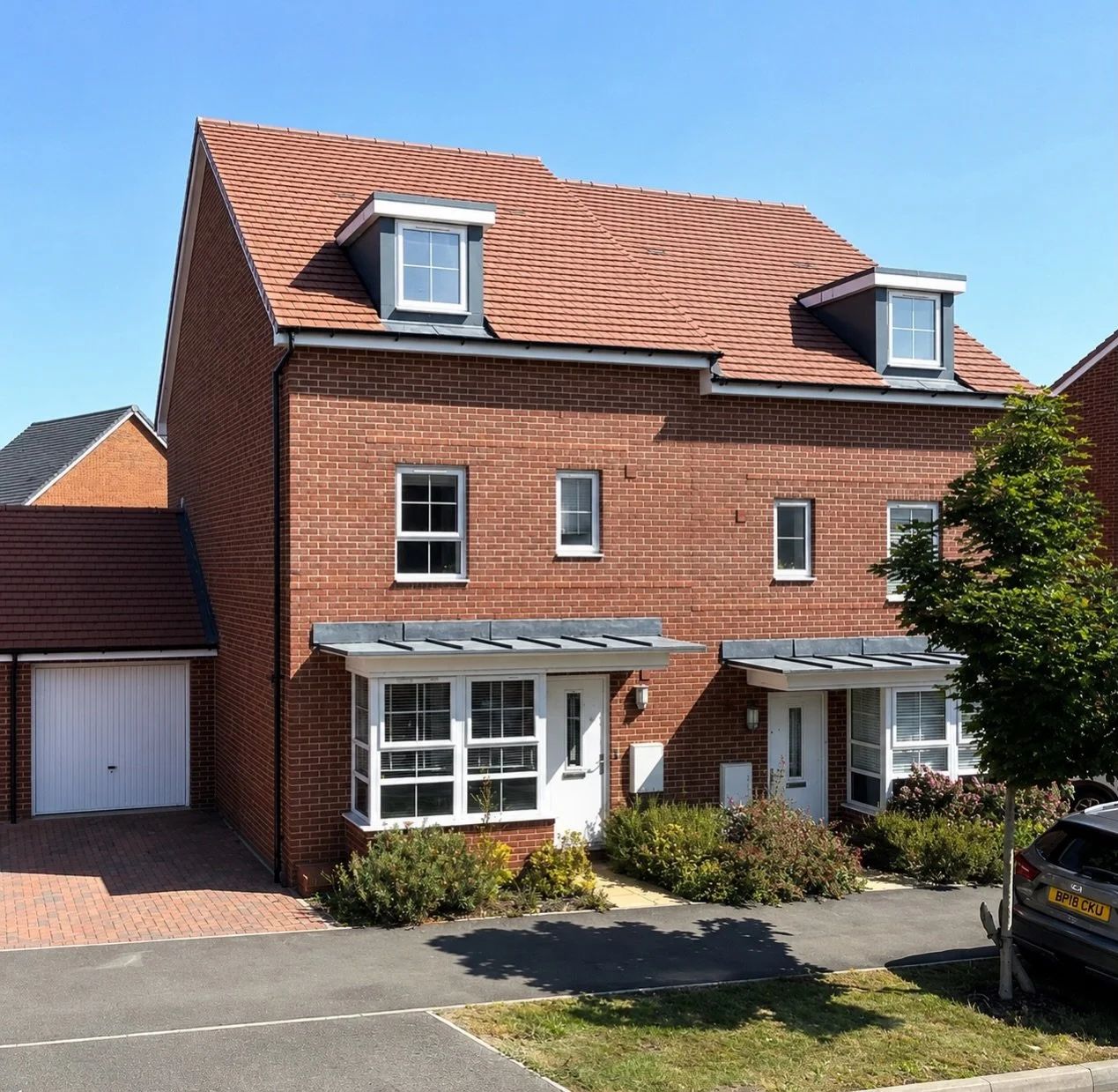 😮 High-Cashflow R2SA Deal 😮

📍 Hertfordshire 

🛏️ 4 Bedroom Semi Detached House 
🛁 2 Bathrooms
🚗 Garage + Driveway Parking
🏡 Fully fitted kitchen, dining area &amp; private garden
🛏️ Sleeps 8&ndash;10 guests comfortably

📍 Positioned perfect