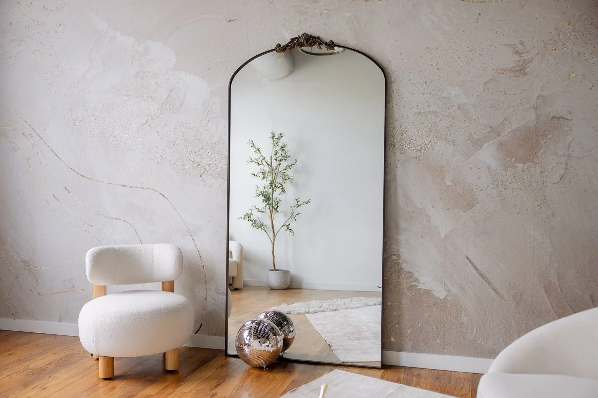 neutral-moon-studio-wellness-photography-peerspace-branding-aesthetic-1-3.jpg