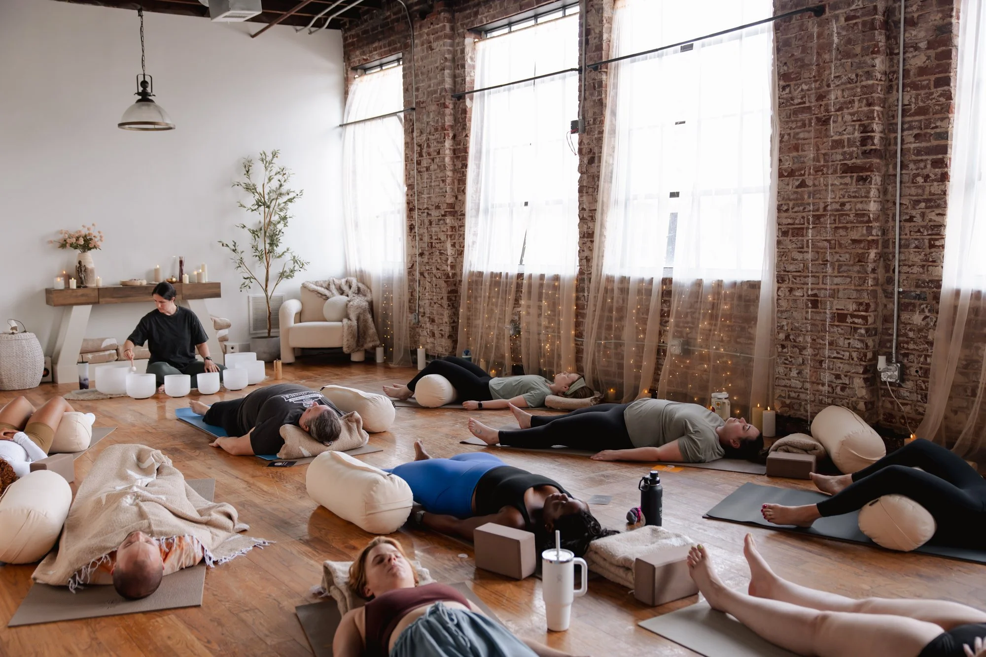 neutral-moon-studio-atlanta-ali-mallory-soundbath-restorative-yoga-26.jpg