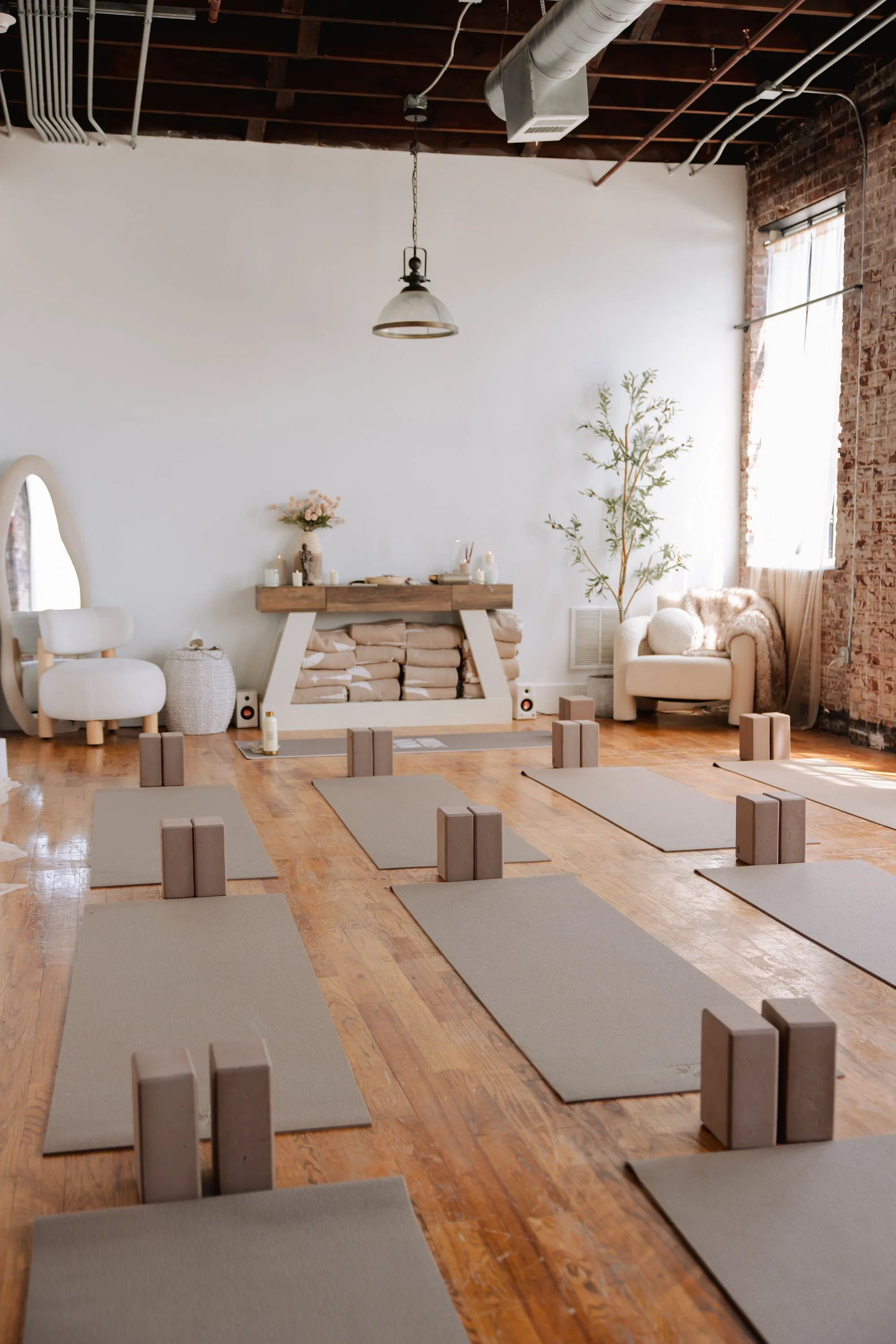 neutral-moon-studio-wellness-event-yoga-soundbath-venue-atlanta-38.jpg