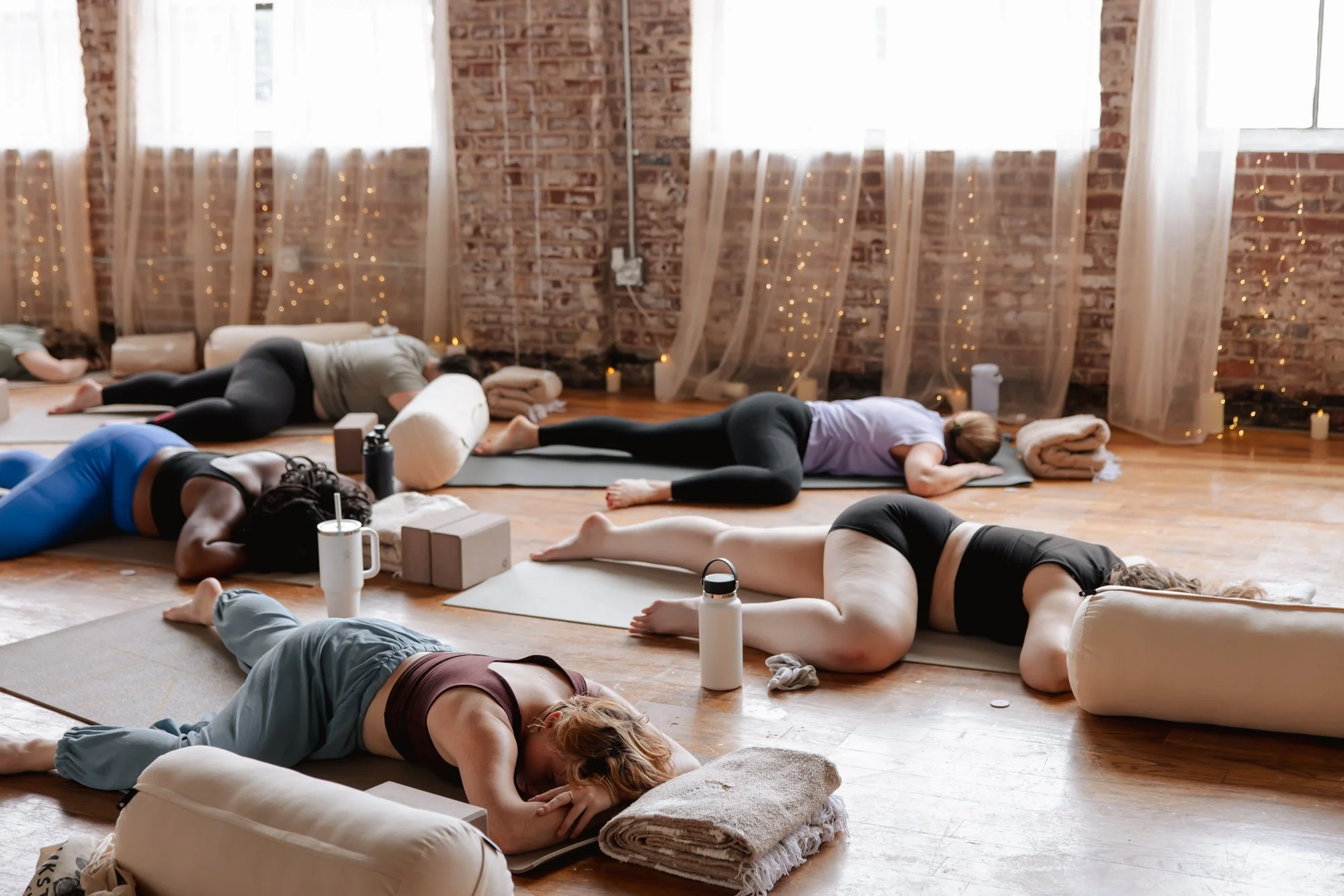 neutral-moon-studio-atlanta-ali-mallory-soundbath-restorative-yoga-17.jpg