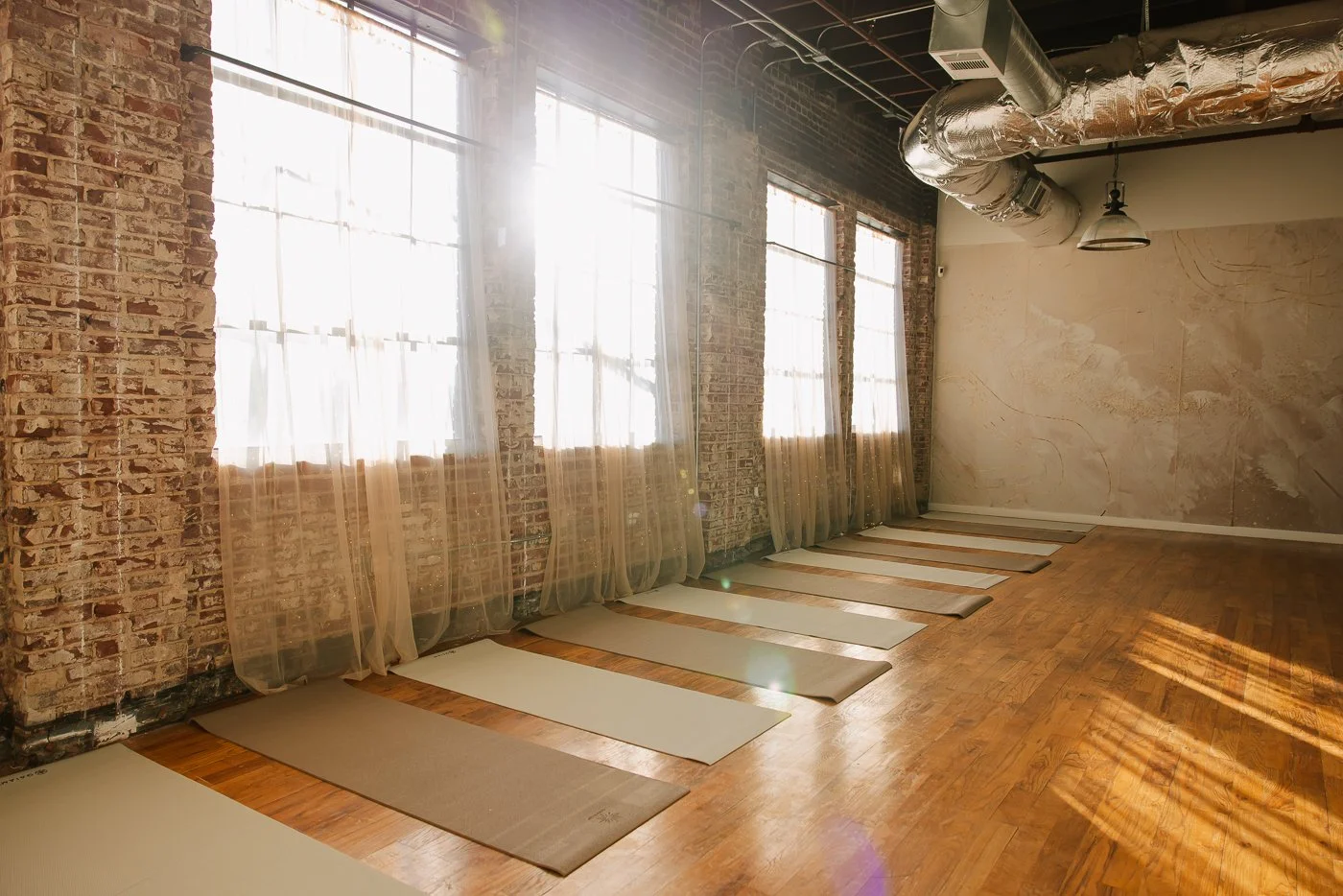 neutral-moon-studio-wellness-yoga-atlanta-rental-7.jpg
