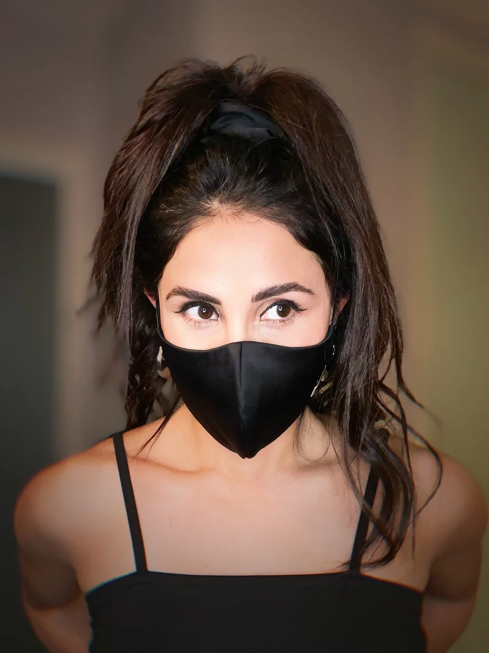 Satin Face Mask Black– Adjustable, Skin‑Friendly | Olki Beauty