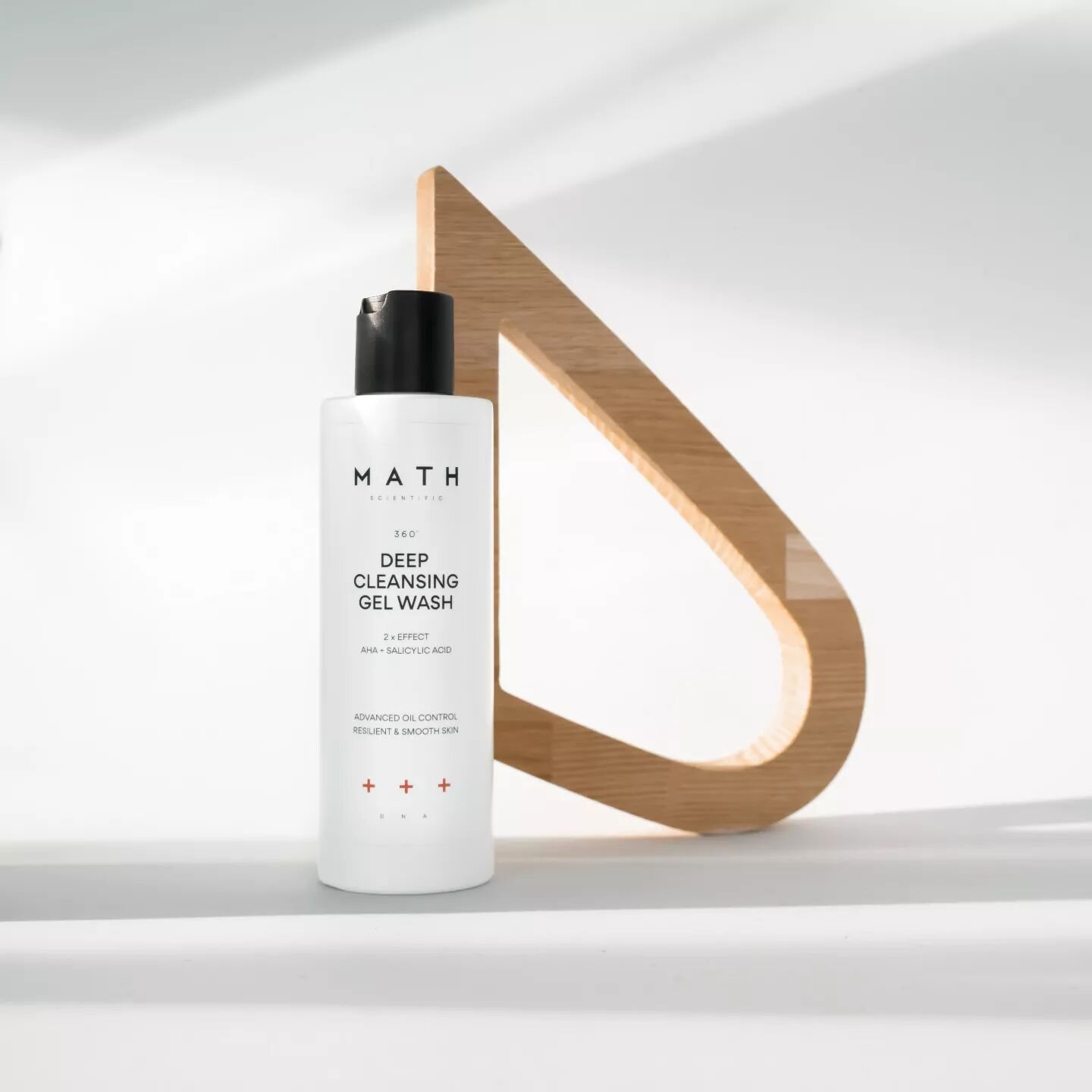 📸&nbsp;MATH Scientific, brand visual aesthetics and product photography

&deg; photography, directing by Rugil&eacute; Juodzbalyte
