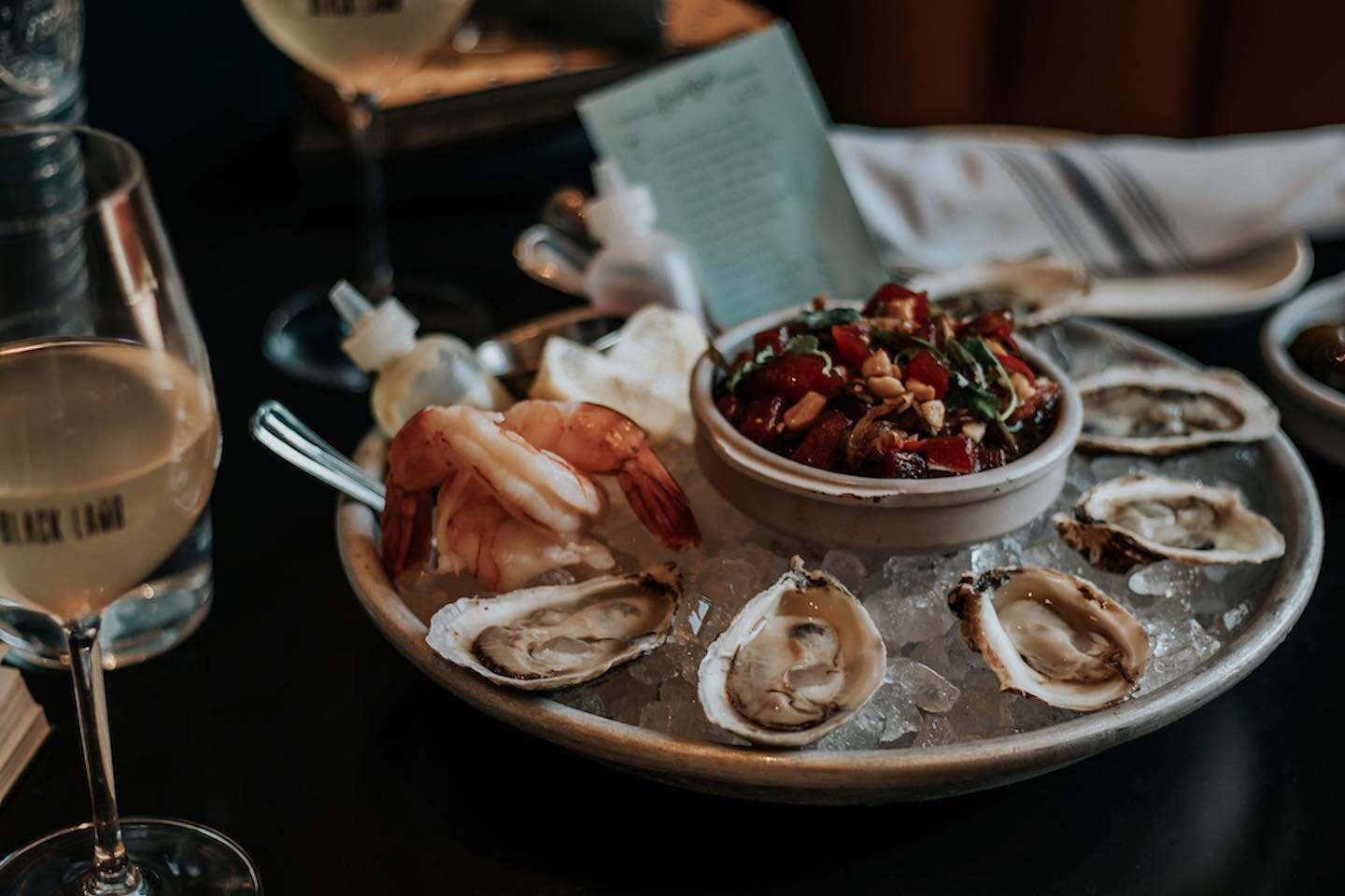 Black lamb has $1 oysters **everyday** until 5pm!

Even though oysters are typically a 'summer' thing, they're allegedly better in the winter months. It's an old adage that goes back to 1599 that you should only eat oysters in months that end in 'R' 