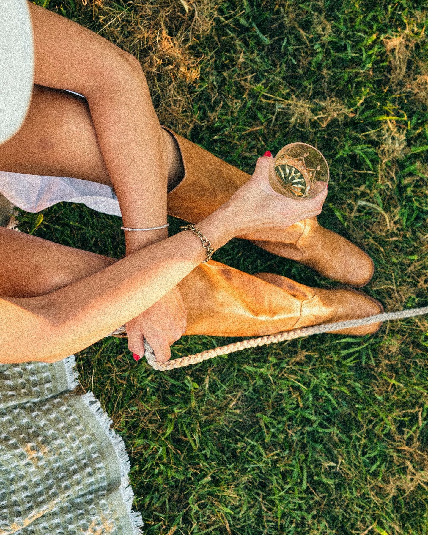 Too many spirits taste like what&rsquo;s added in, not what&rsquo;s real. Cielo Tequila is made only with 100% Blue Weber Agave. Uncomplicated. Refined. All natural.