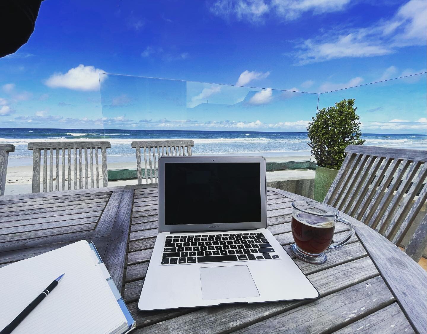 Whose ready for their summer &ldquo;Workcation&rdquo; ? 🤩 🏖️ 🌊 🌞 
.
.
.
.
#trdavisinc #trdavisvacation #workcation #workation #views #oceanfront #oceanfrontrentals #oceanfrontviews #summer #summervacation #beach #beachrentals #airbnb #vrbo #super
