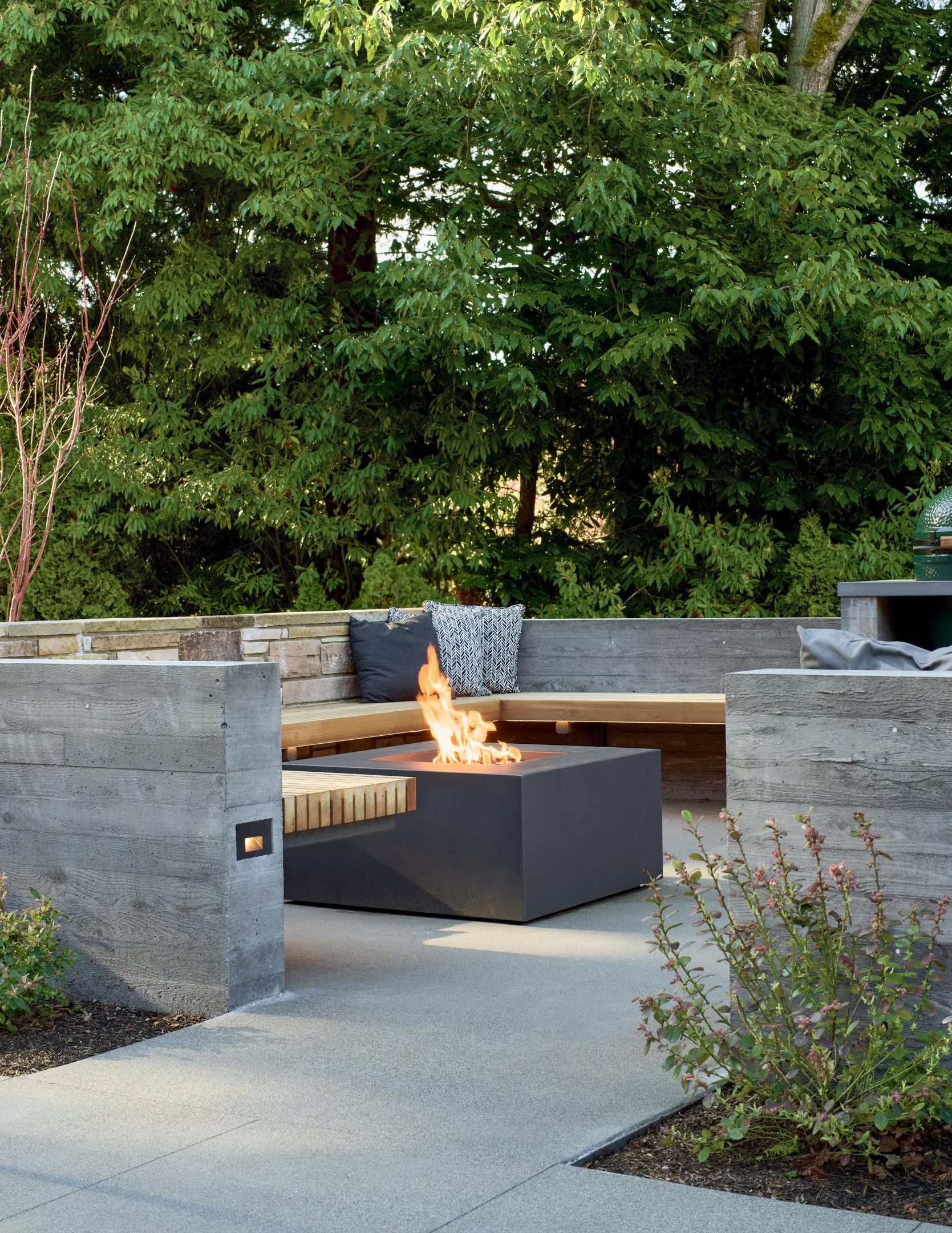 (c) Ross Eckert-Custom Patio-06.jpg