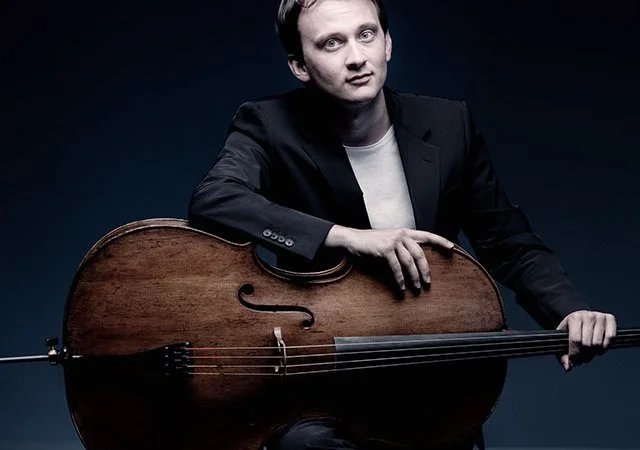 final_kloe_web_galerie-cello-dunkel.jpg