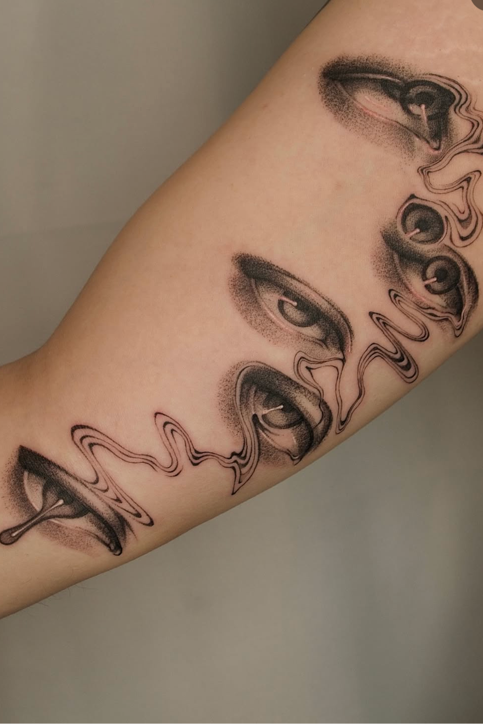 eyes design done by @prncessofvietnam in Calgary