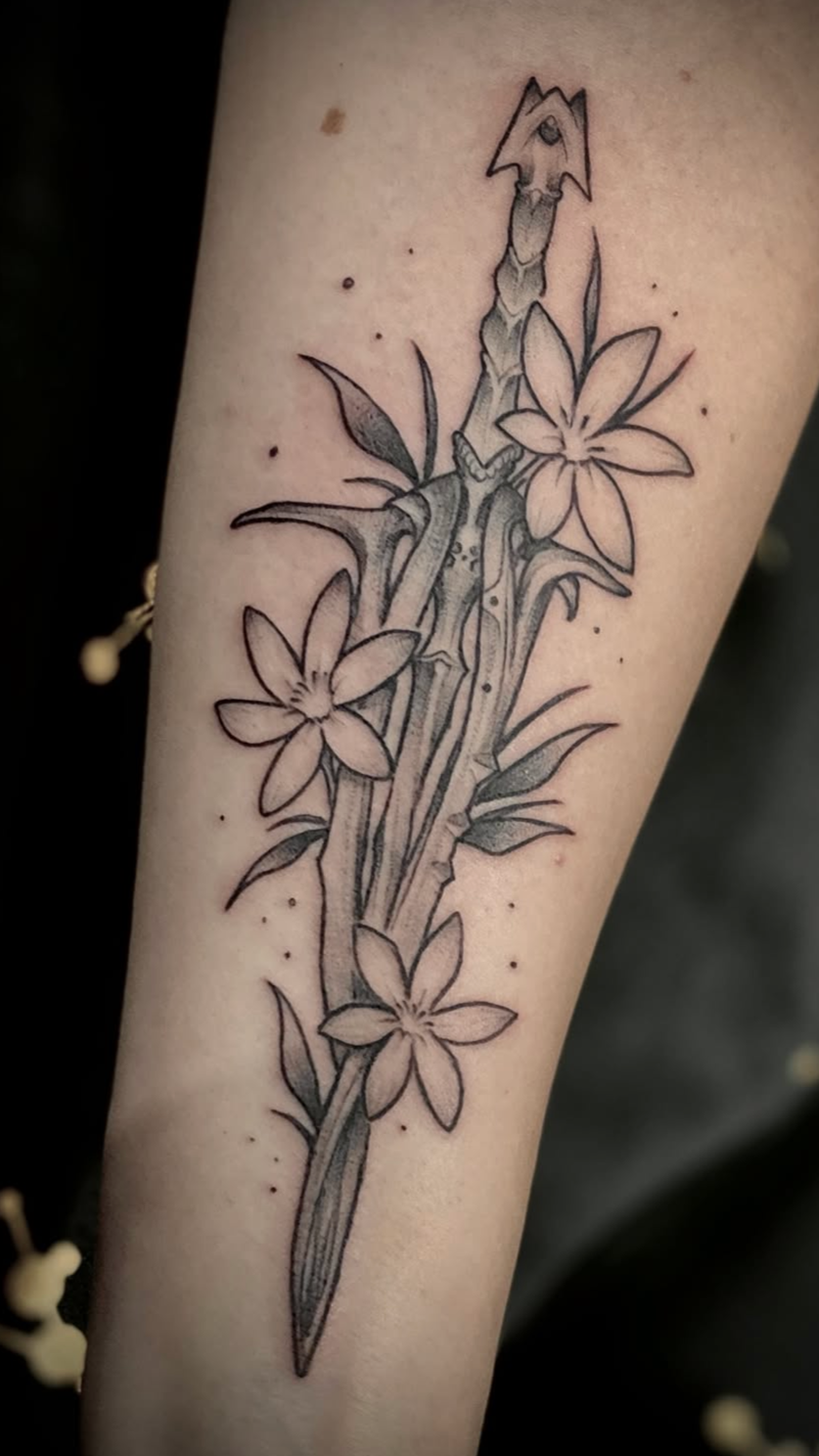 Floral sword done by @midknight.ink