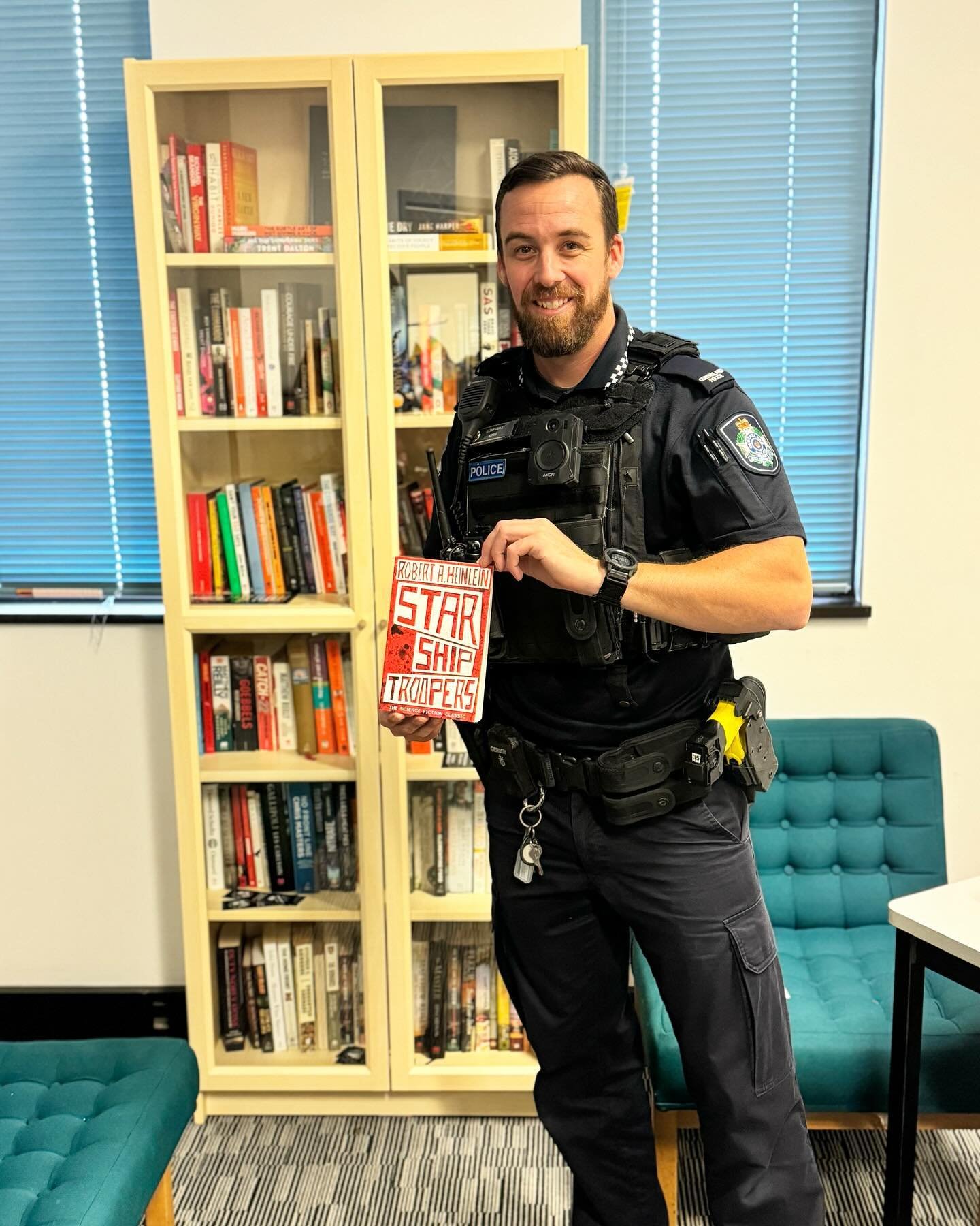 📚 NEW POLICE COMMUNITY LIBRARY 📚 

After the week it has been, we are very proud to support and open this community library here in a Brisbane police station.

Reading is not only is a proven means to reducing stress but also in increasing empathy,