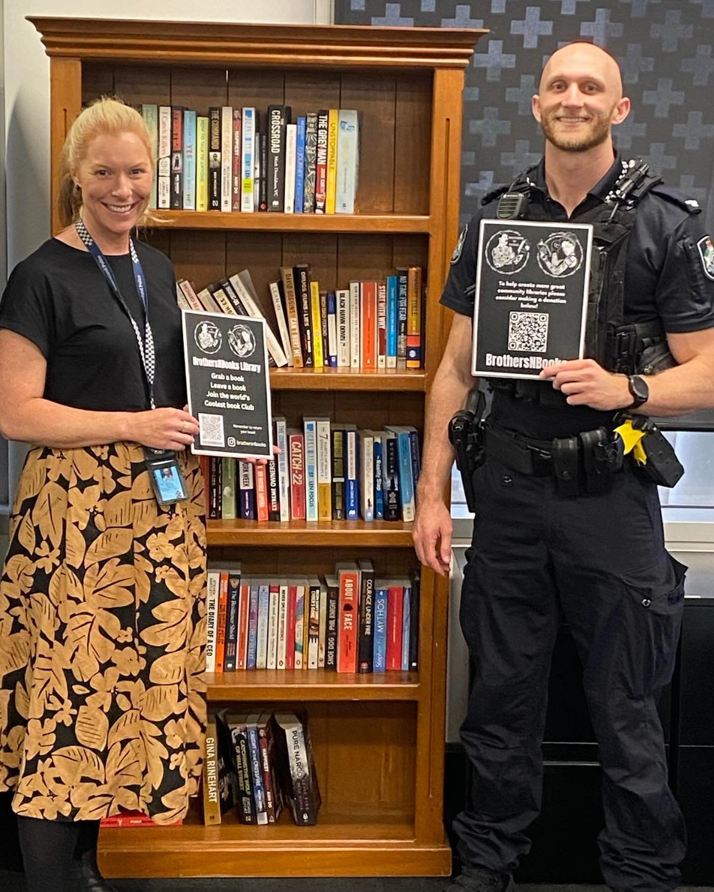 📚 NEW POLICE LIBRARY 📚 

The Brisbane City Police station is home to some of our bravest and best performing police officers. 

Today, thanks to long term brothers and books member Constable Smith, who is an Ex 1 RAR soldier as well, we were able t
