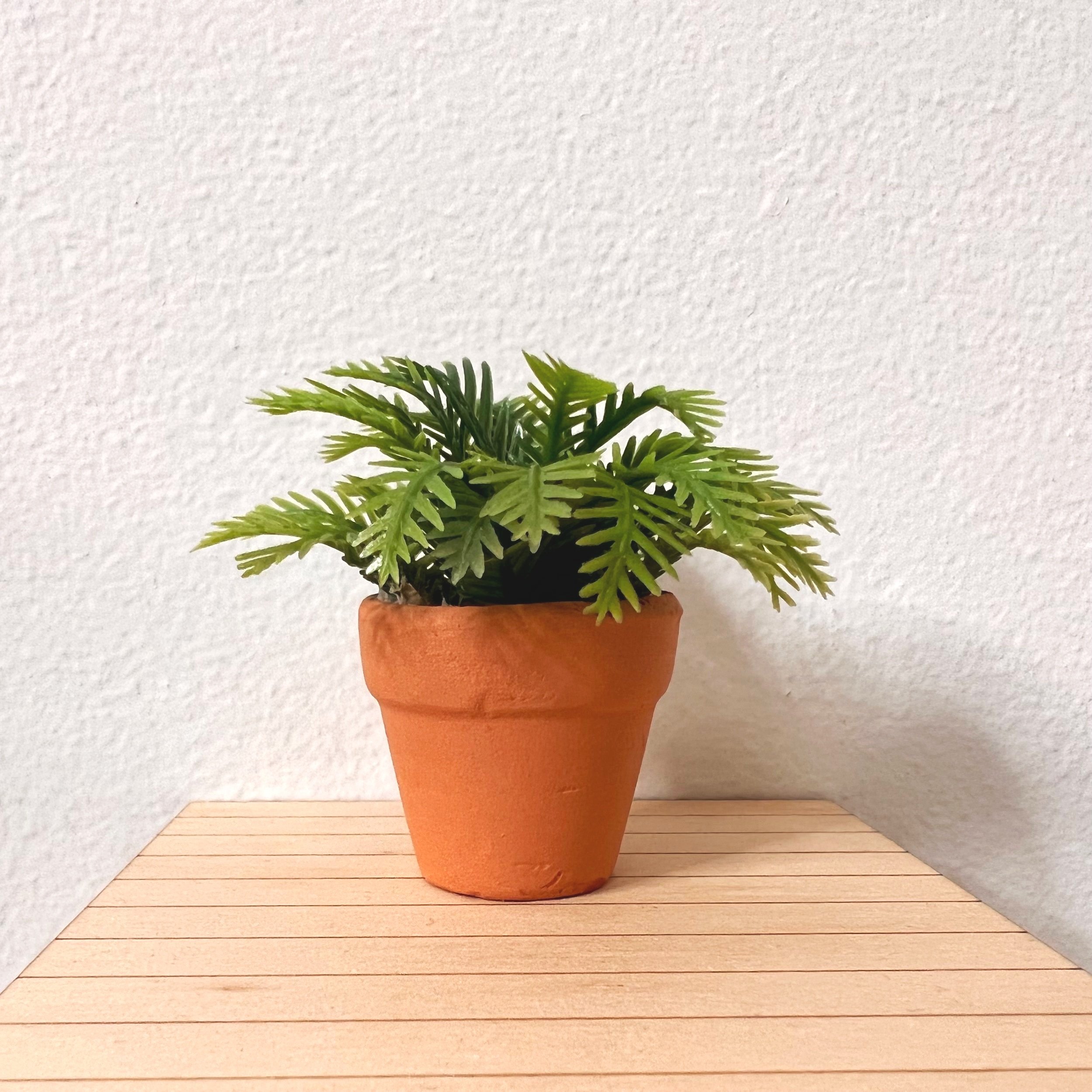 Plant in Pot 1/12 scale dollhouse miniature 2314-21 fern 