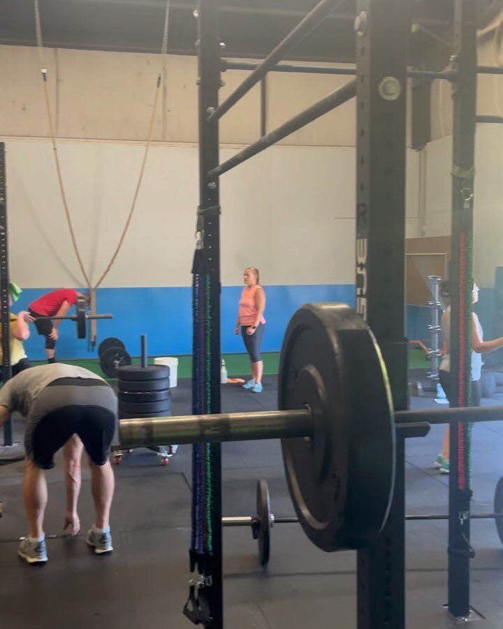 There is nothing like coming into the gym on Monday and seeing people pushing themselves to get healthier and fitter!!!
#crossfithsp #community #7amclass #newfaces #hollysprings