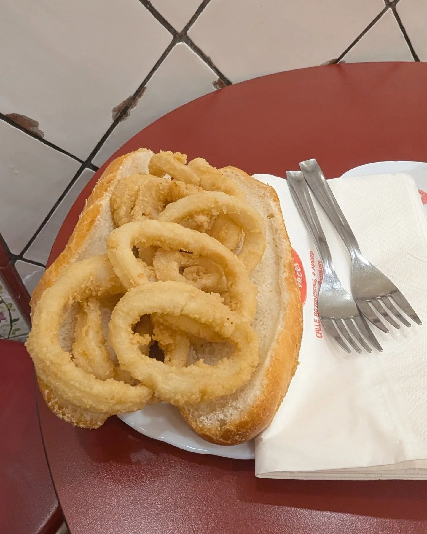 I forgot to include the squid butties (bocadillo de calamares) from Madrid. 

Please forgive me. 

#WhatWurzelsEat