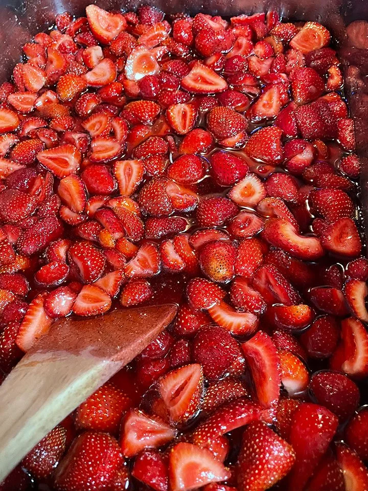 strawberryjam02.jpg