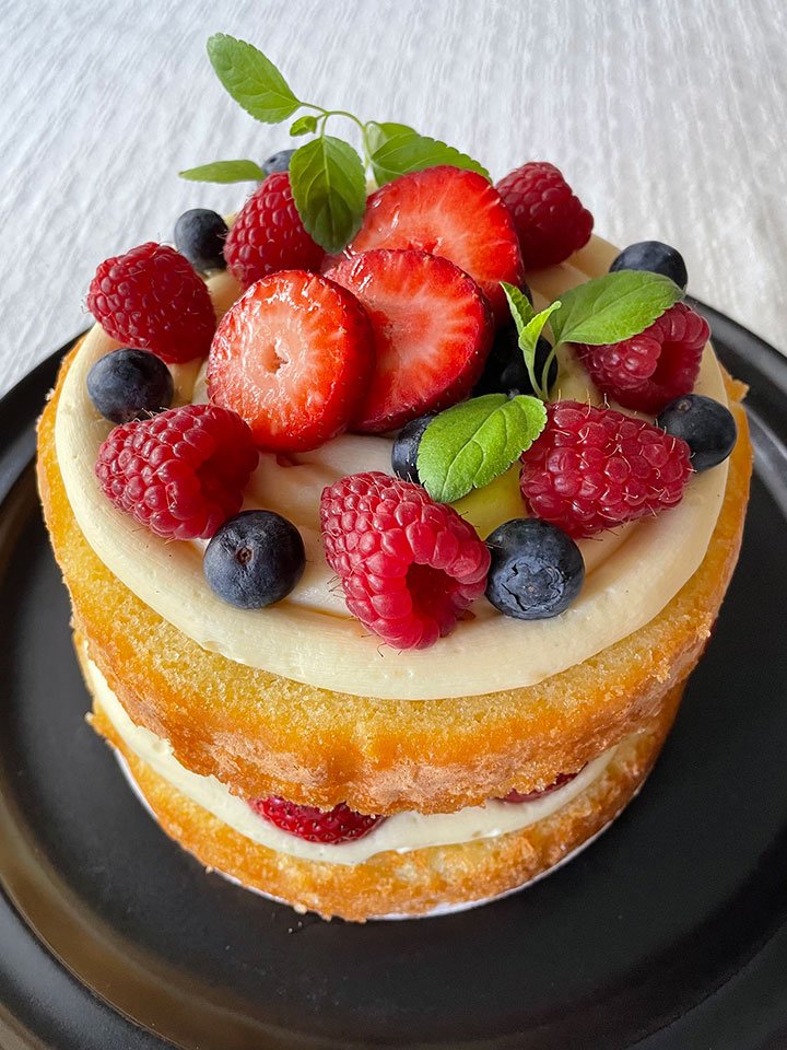 Genoise Cake with Mousseline Cream & Berries WORKSHOP