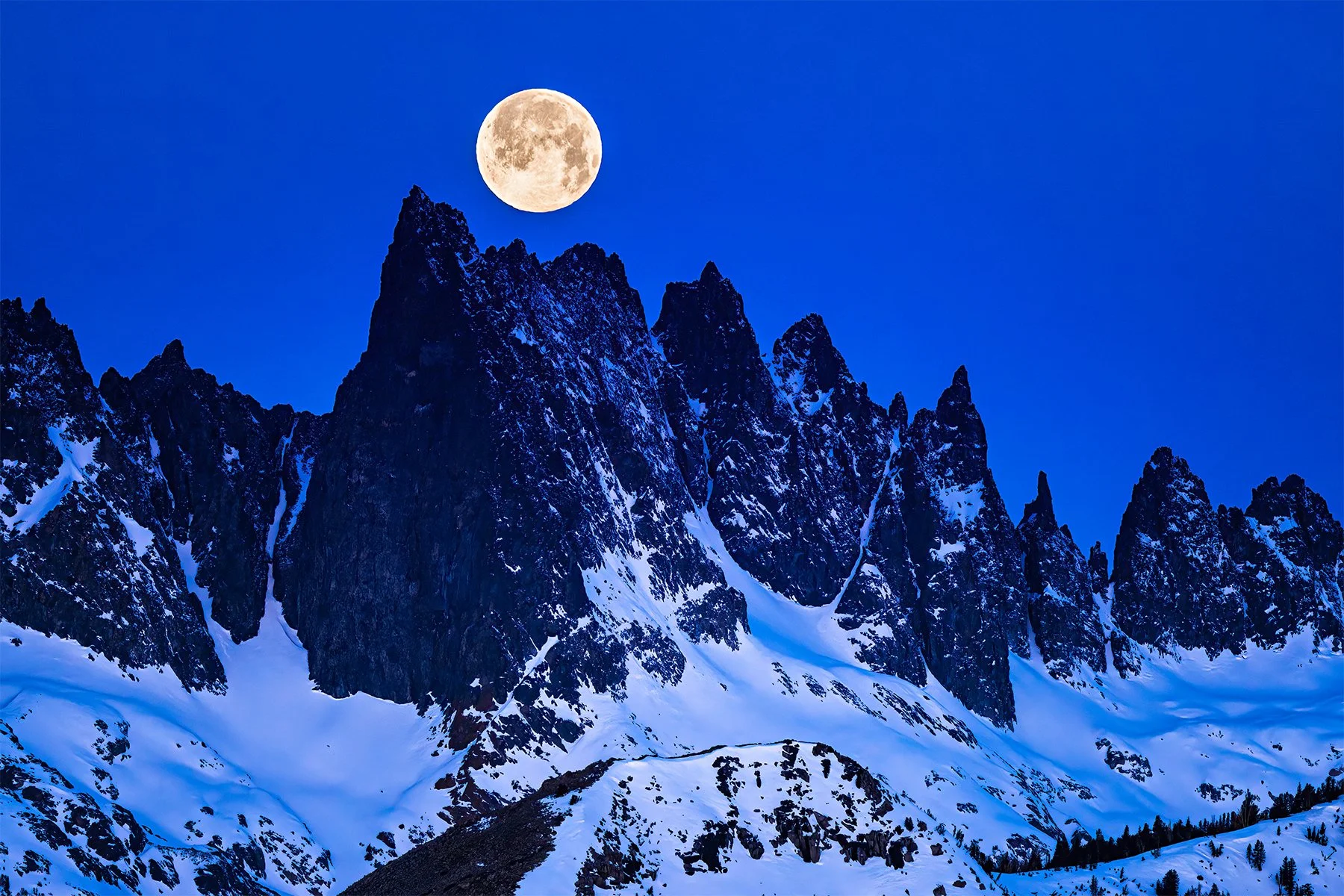 Blake-DeBock-Minaret-Moon-1800x.jpg