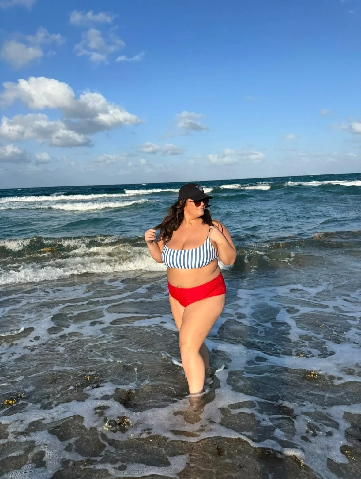 This week is like the Super Bowl of spray tanning! There is nothing like a fresh glow to pair with fireworks and good times! We still have a few available appointments this week, if you don't see something that works for you just send us a DM! 

#sum