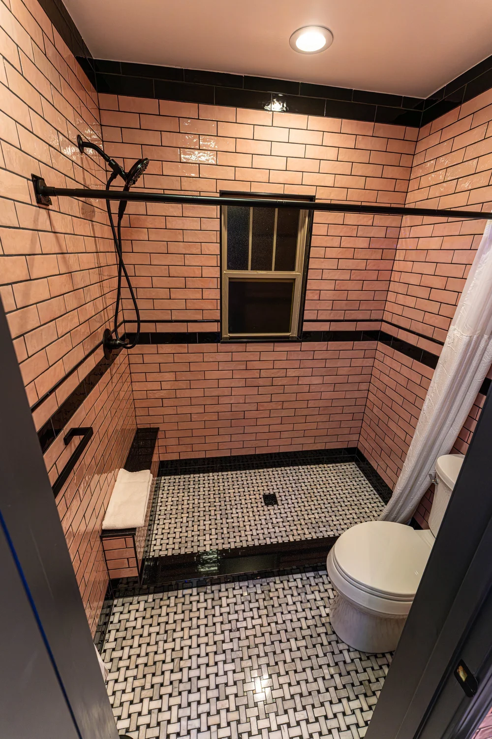 Tiled bathroom in the Neon Room at Shamrock Court.