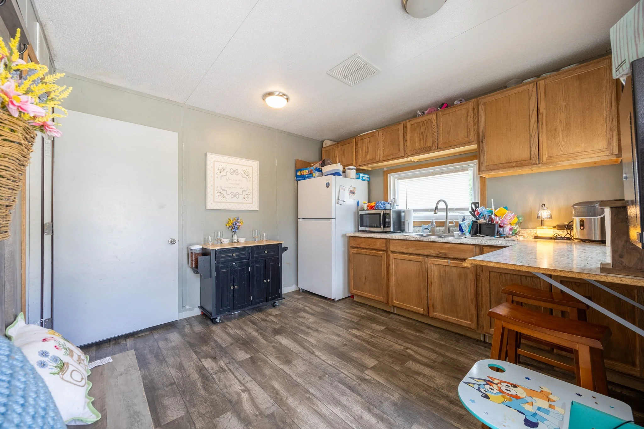 30-web-or-mls-029Slate Ave.jpg