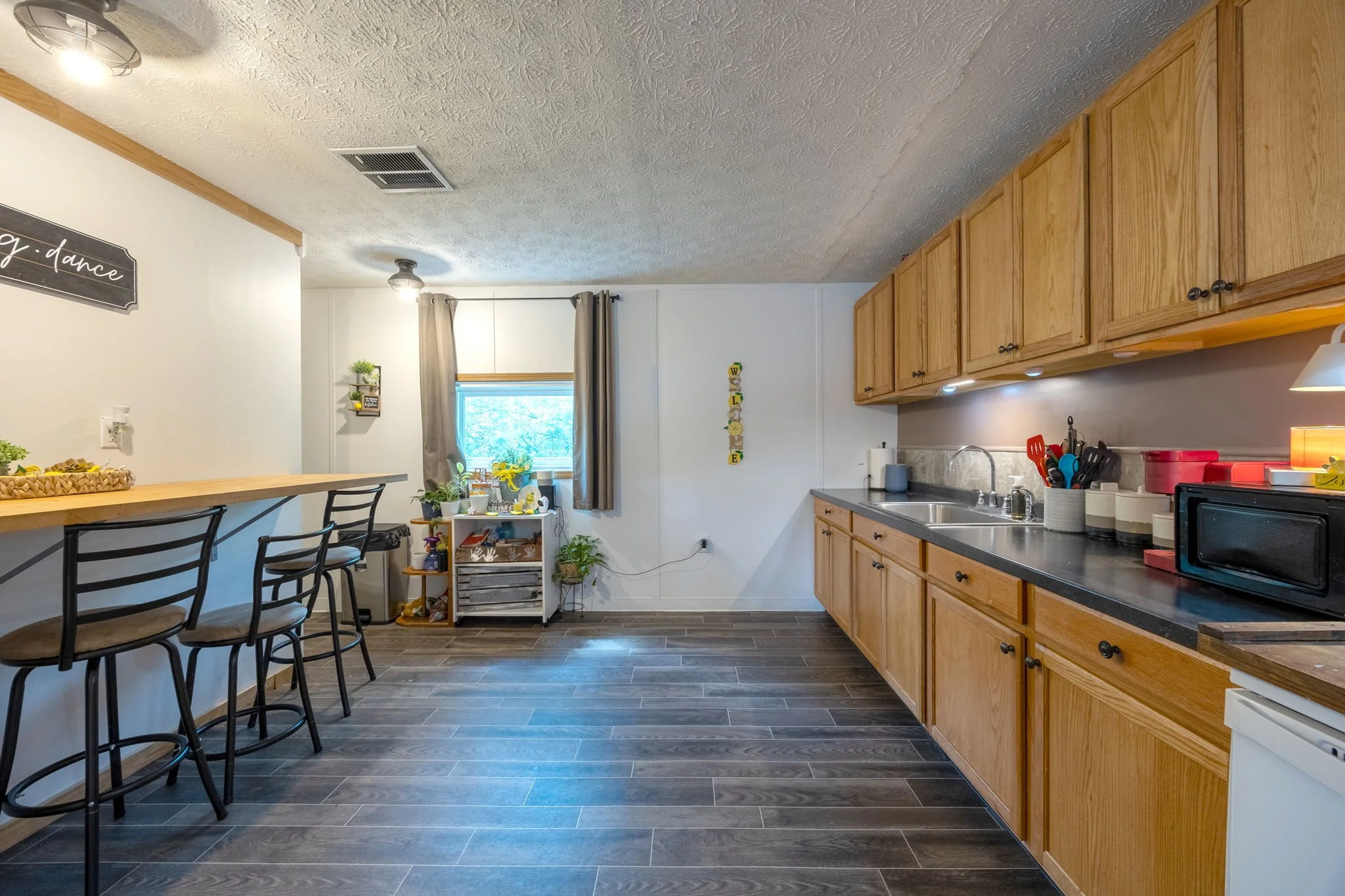 12-web-or-mls-011Slate Ave.jpg