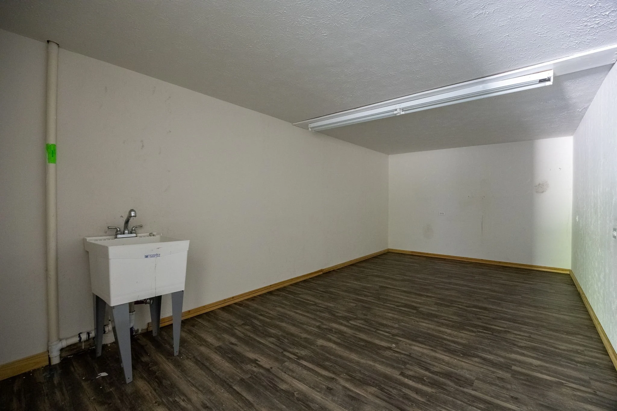 46-web-or-mls-045Slate Ave.jpg