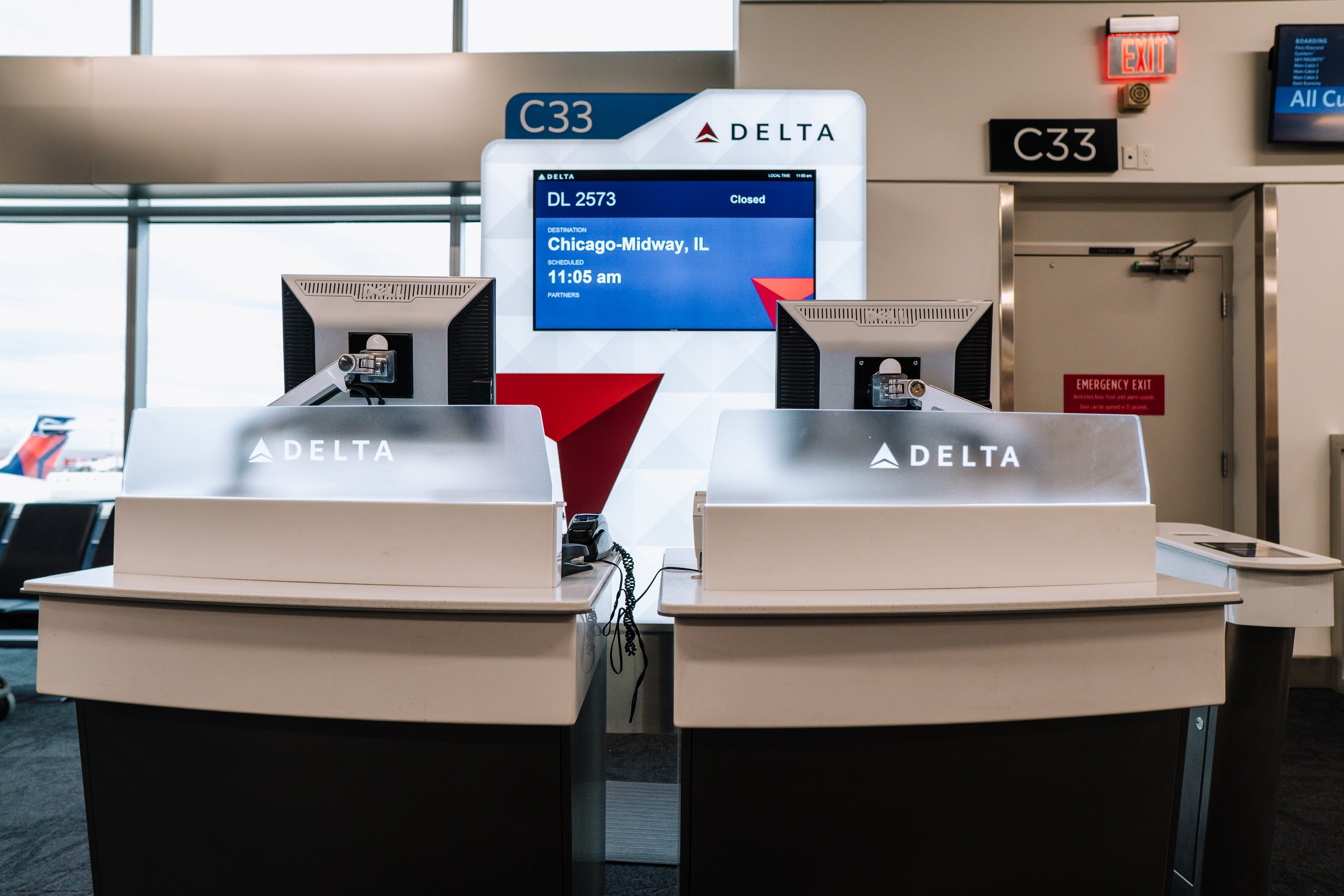 Drop Gate Counter Transportation & Hospitality — Image Manufacturing Group