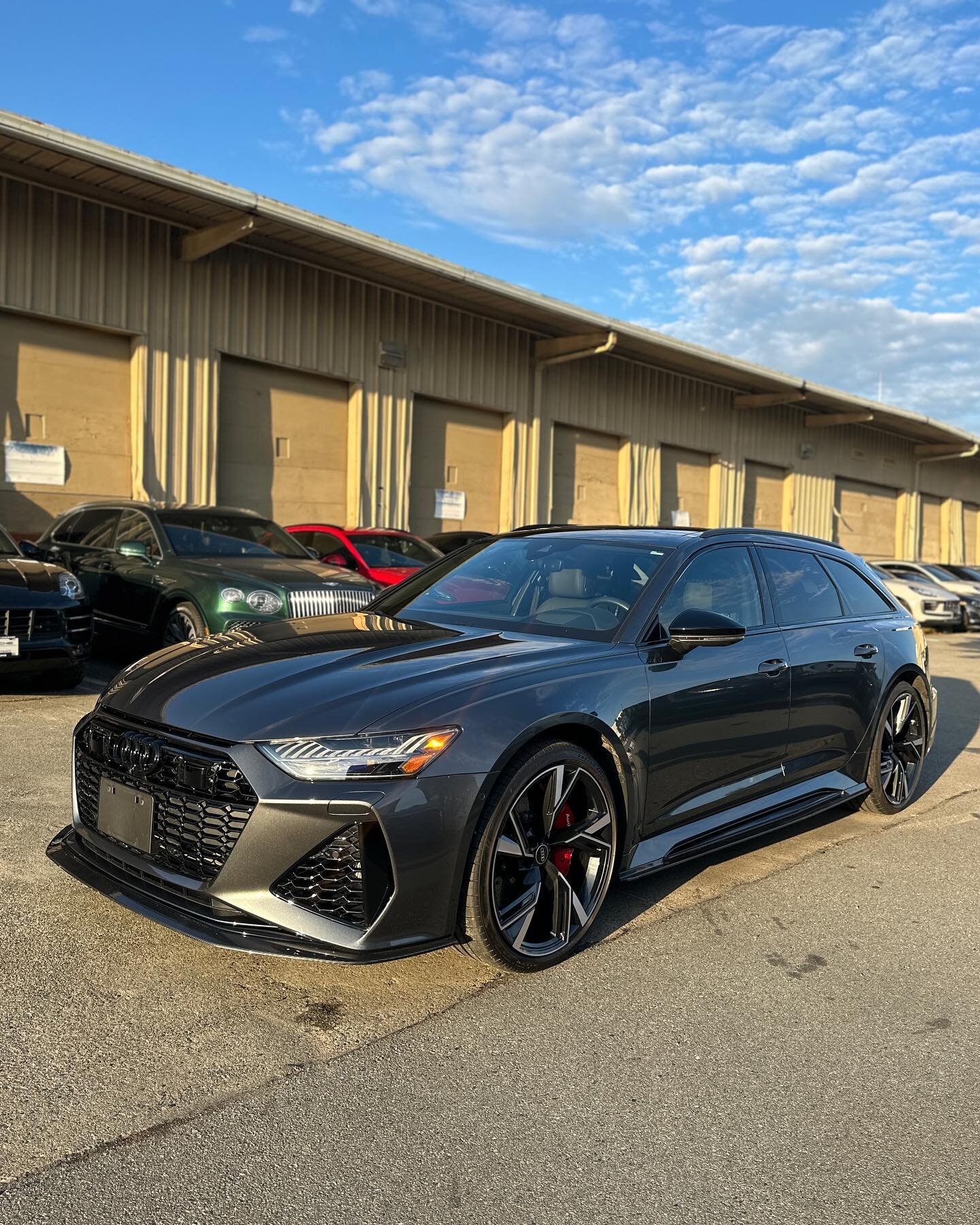 Audi RS6 Avant 

Came in for our Signature Silver Package ✅

After a single stage polish we had this 🏎️ ready for sale🏷️

For inquiries or bookings

Phone: 604-404-7225
Email: Washiewashiedetailing@gmail.com
Website: Washiewashie.ca