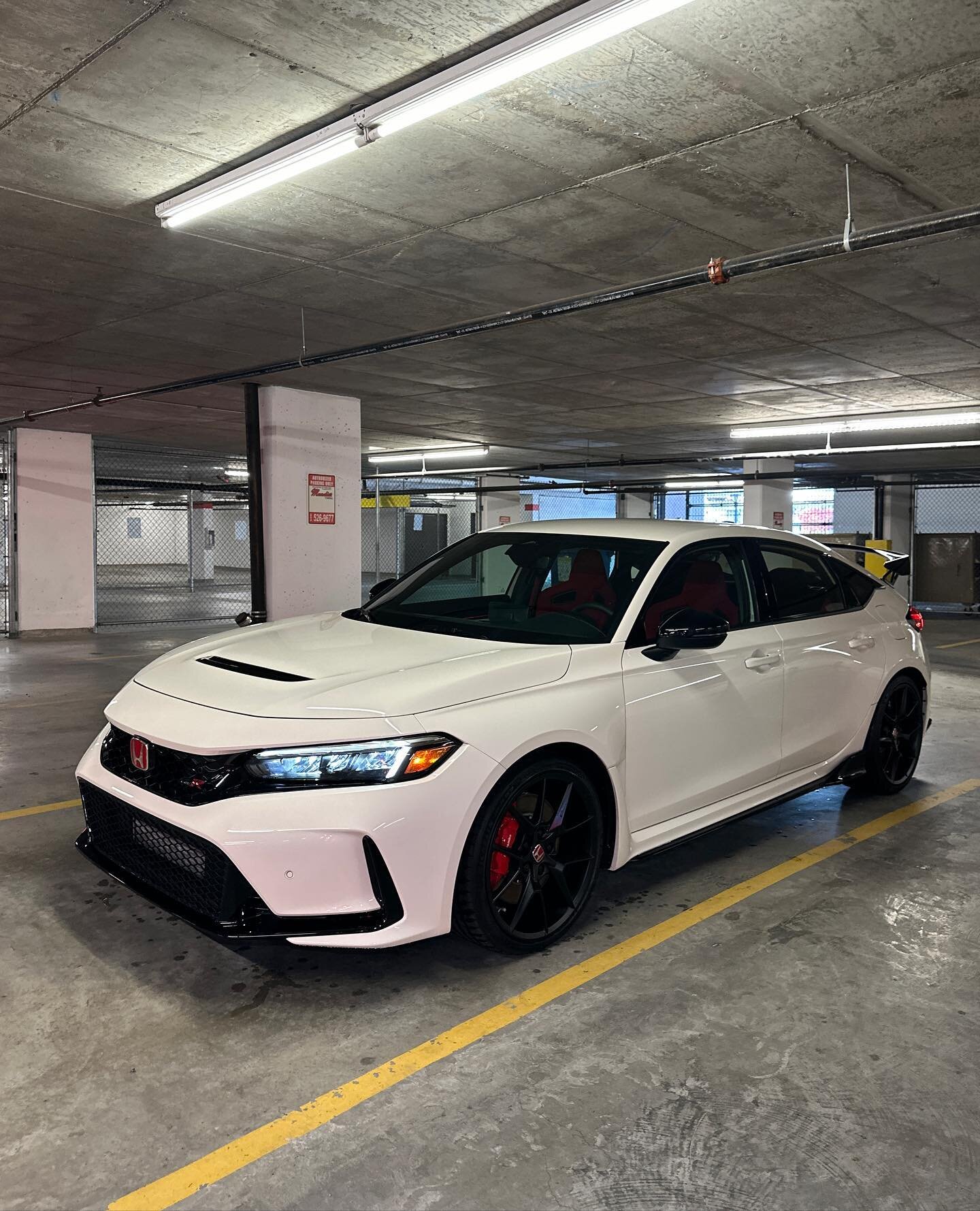 Honda Civic Type R 

Came in for our Signature Silver Package ✅

After a thorough detailing this FL5 Type R was glistening ✨

For inquiries or bookings

Phone: 604-404-7225
Email: Washiewashiedetailing@gmail.com
Website: Washiewashie.ca