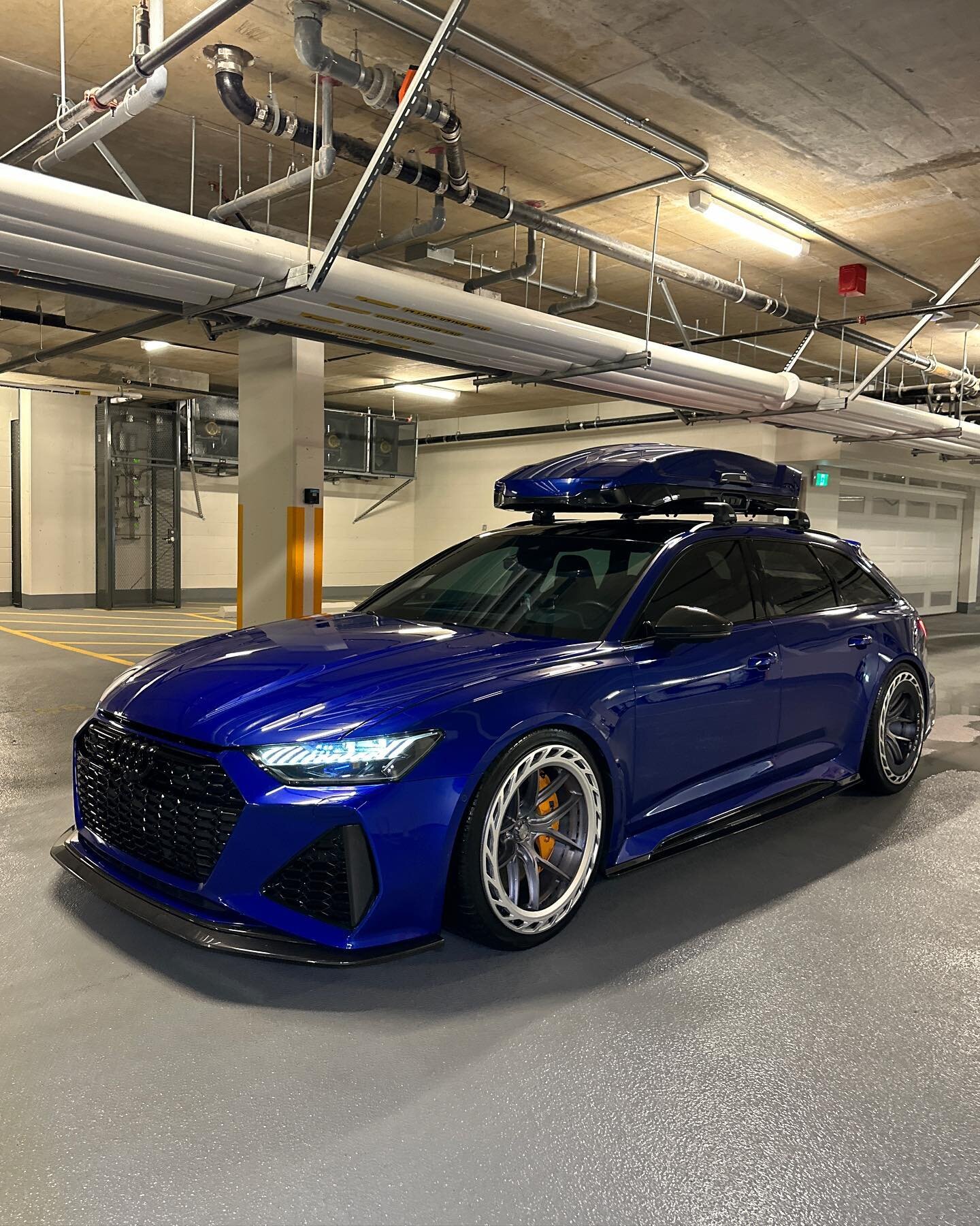 Audi RS6 Avant 

Came in for our Signature Silver Package ✅

We had the pleasure of meeting @frees5ole 🏎️
while making a trip up the coast and decided to stop by for a detail 🧼 

Cleanest RS6 set up I&rsquo;ve ever seen😍

For inquiries or bookings