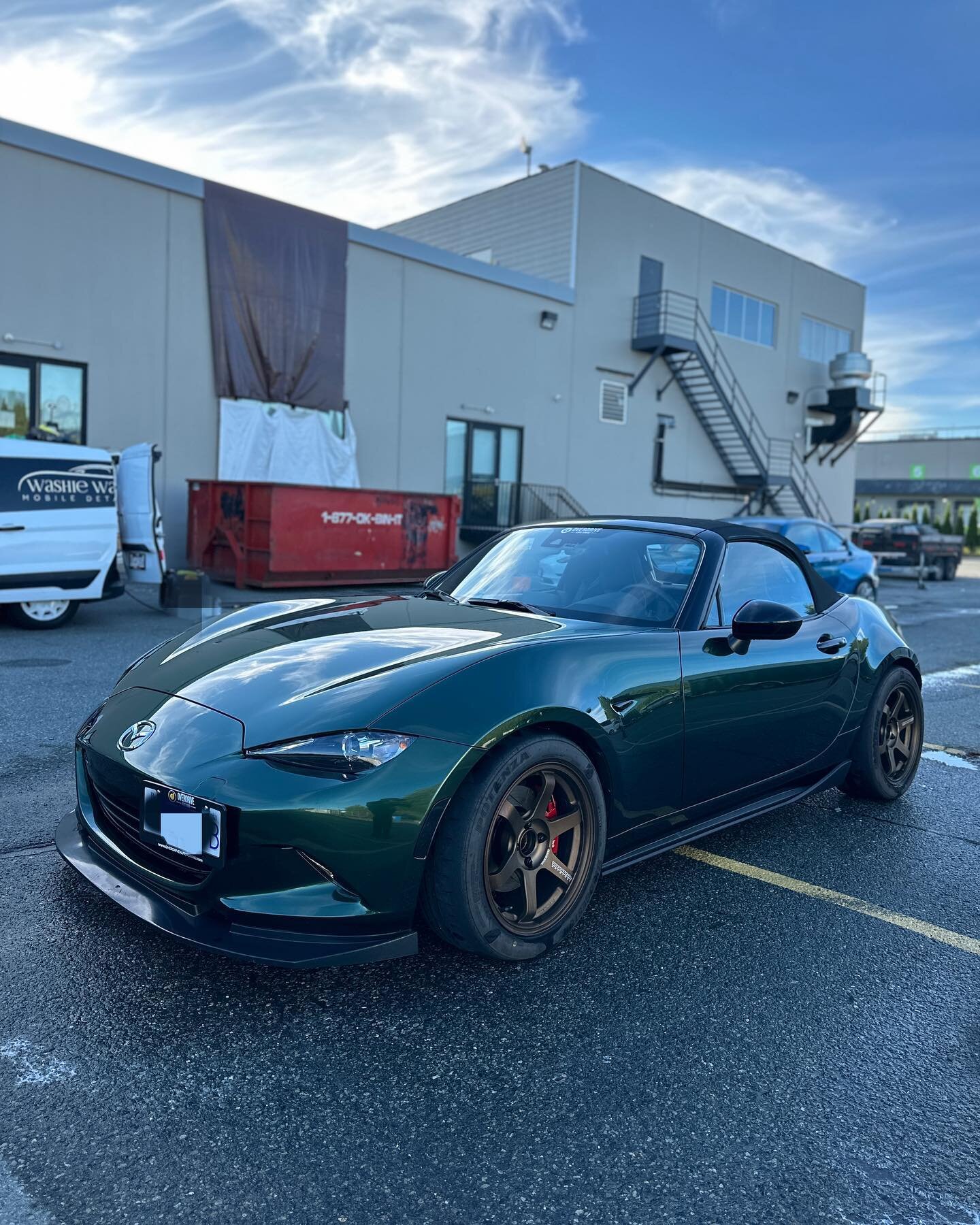 Mazda MX-5 ND2

Came in for our Maintenance Package ✅

After a long trek to @theridgemotorsportspark and back to Vancouver,  we removed bugs as well as accumulated tar from the track to bring this vehicle back to its former glory 🙌

For inquiries or