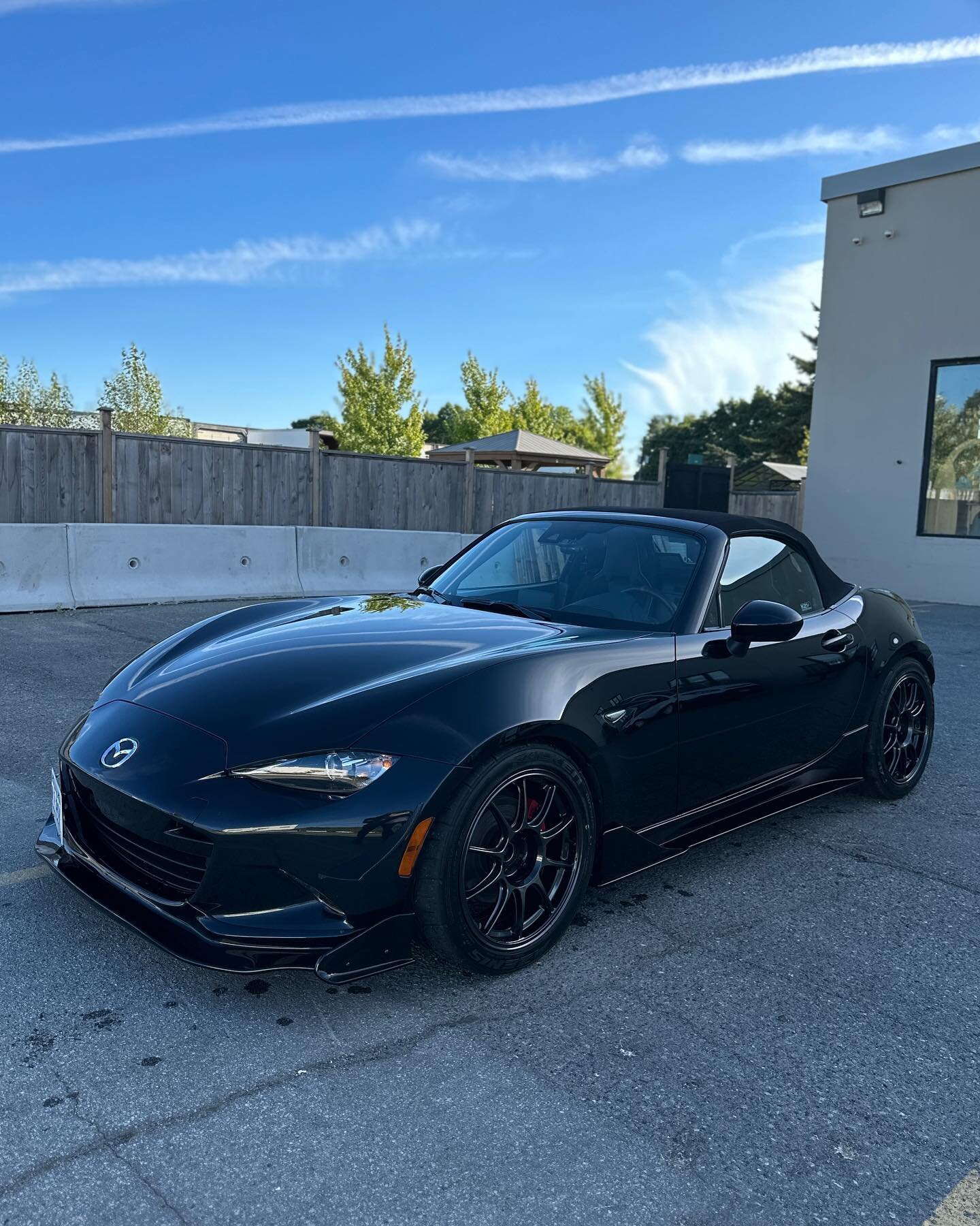 Mazda Miata ND2 

Came in for a Maintenance Washie✅

Some much needed TLC after a few track days and some weekend cruises ☺️

For inquiries or bookings

Phone: 604-404-7225
Email: Washiewashiedetailing@gmail.com
Website: Washiewashie.ca