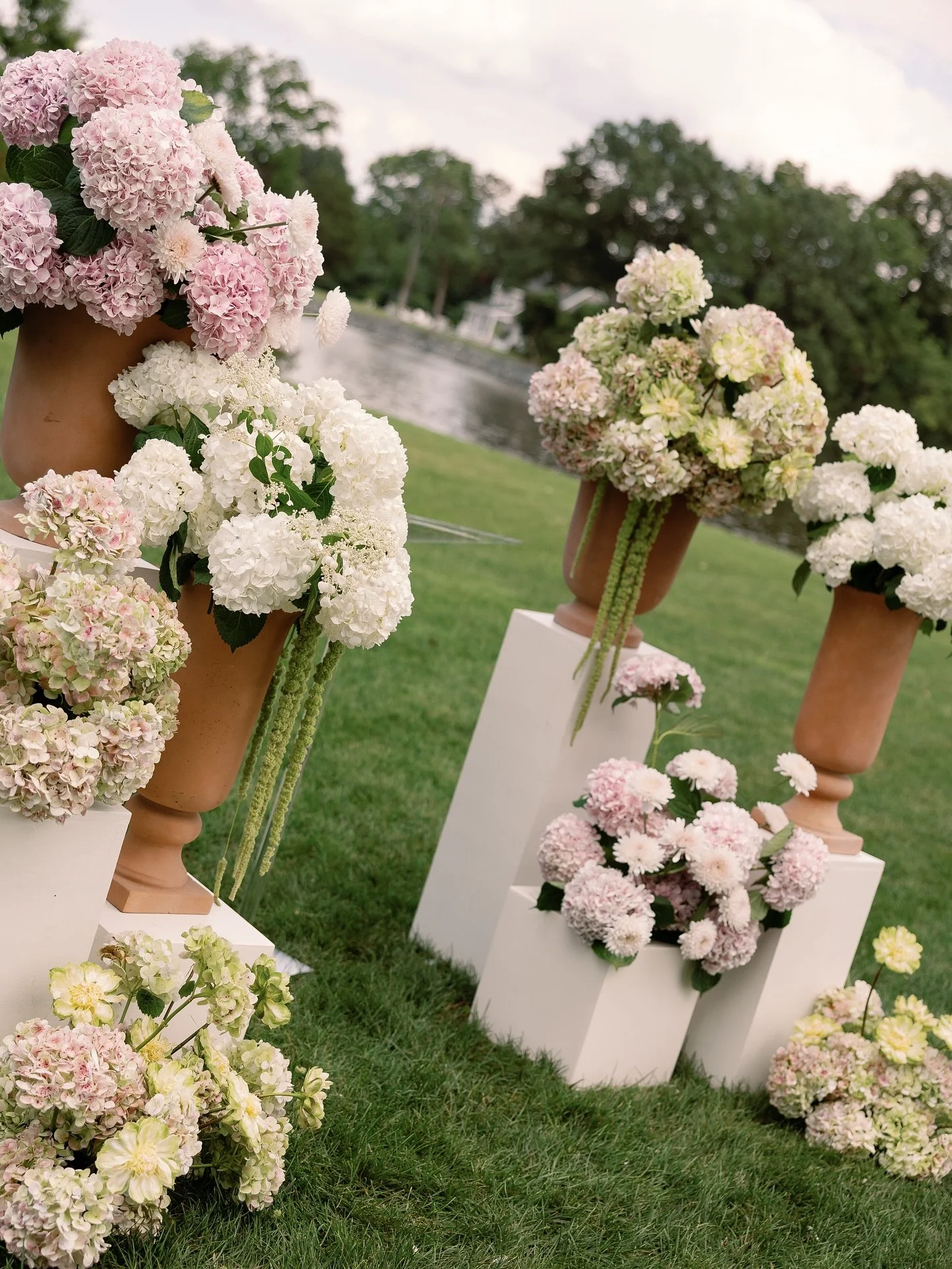 The year of the hydrangea, cont&rsquo;d 

Planning and Design @socialgracesevents
Venue @theoakswaterfront
Photographer @kir2ben
Videographer @whiddonproductions
Florals @truefloral
Rentals @prettylittleweddingco
Linens @selecteventgroup
Dance Floor 