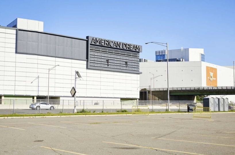 American Dream Leaves Clan Behind Mall Empire Mired in Debt - Bloomberg