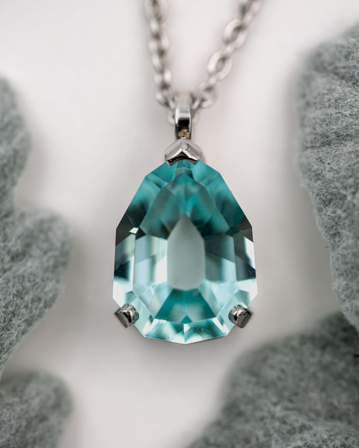 ✨Custom 3 Prong Paraiba Tourmaline Necklace in 14k White Gold for Mike✨

Tourmaline expertly cut by @premiergemstones 

Not sure about you, but this color does something to me. It&rsquo;s just luscious. 🤤

And what I love about this setting is that 