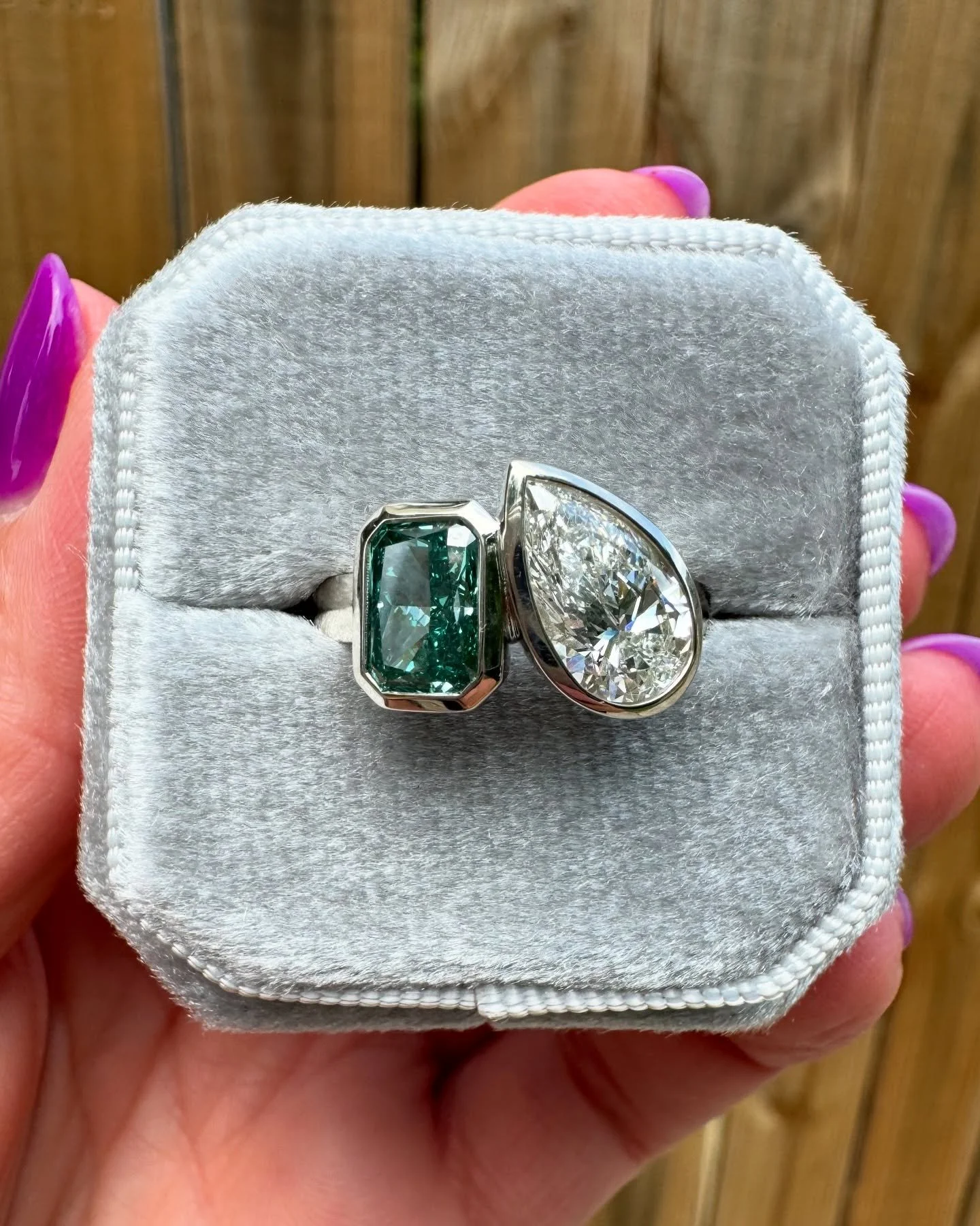 ⚡️Pat + Lo’s Custom Engagement and Wedding Rings ✨
I had the pleasure of working with the most amazing couple, Pat and Lauren! I first met Lauren at an event at my daughter‘s school and then she came by one of my jewelry events and bough