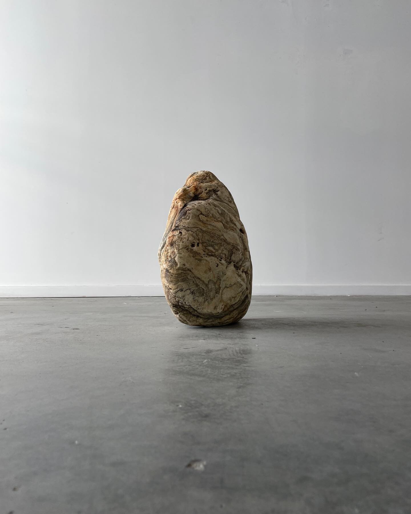 Rock or clay? 

Currently on display in group exhibition Stoned @brokergalleries 

A beautiful collection of work relating to rocks. You really should check it out 🪨 

#contemporaryart #contemporaryartist #contemporaryartnz #contemporarygallery #con